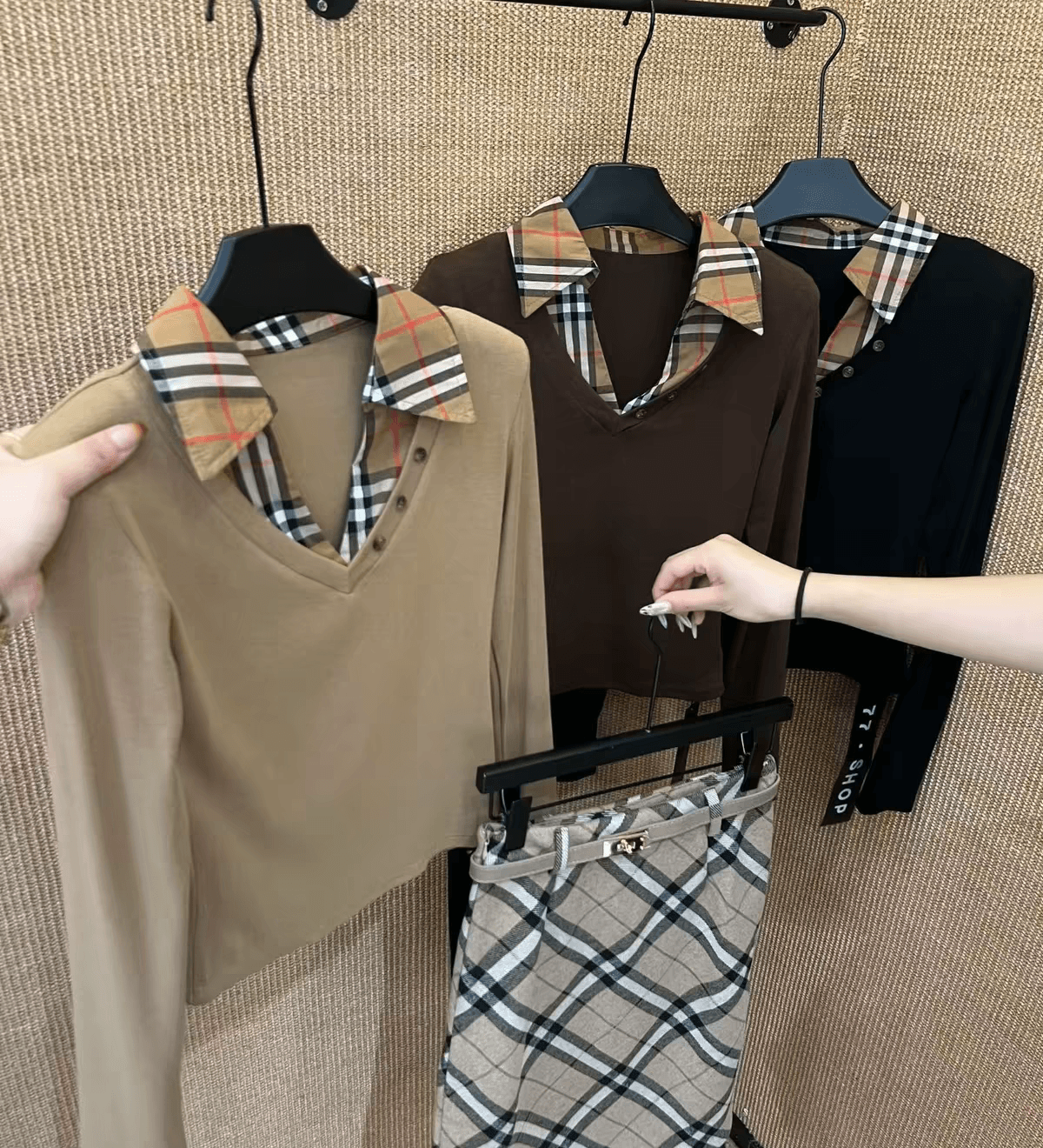 한 부서 레트로 스트라이프 POLO 칼라 패치워크 페이크 레이어드 긴팔 티셔츠 여성 가을 의상 자이언트 잘 생긴 다용도 슬림해 보이는 맨위 상세 이미지 8