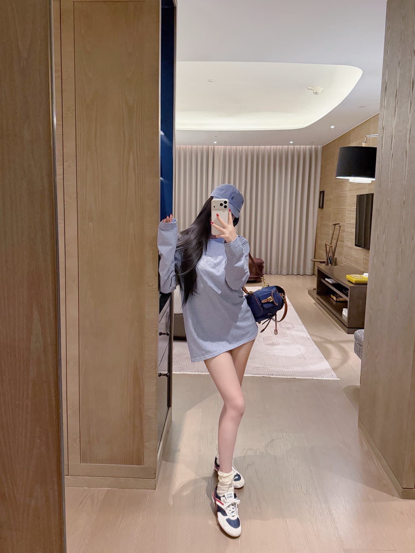 2026 새로운 뿌리다 골드 긴팔 핫픽스 t