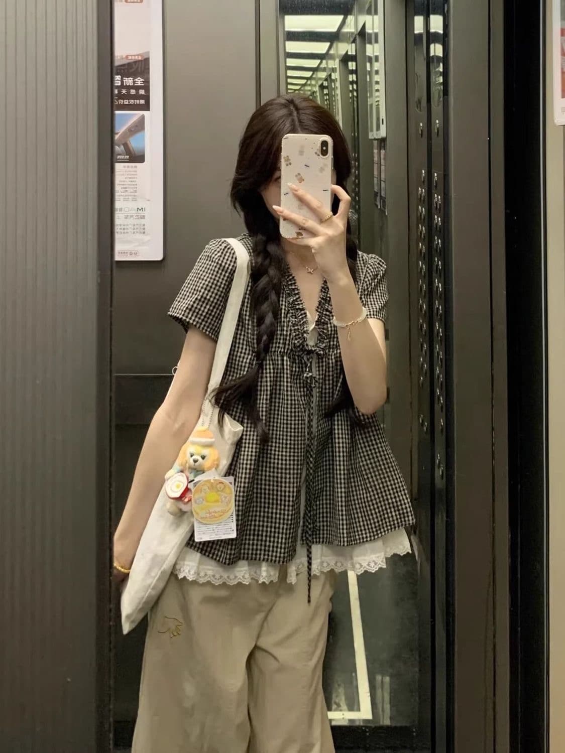 한 부서 페이크 레이어드 체크무늬 패치워크 프릴 레이스 V넥 레이스업 여성 셔츠 여름 루즈핏 표지 고기 연령 감소 맨위 이미지 3