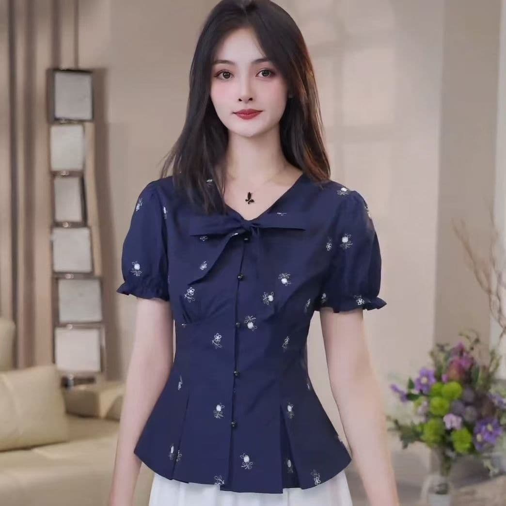 프랑스식 레트로 레이스업 나비 매듭 반팔 여성 셔츠 2026 여름 새로운 Chic 패치워크 프릴 쇼트 스타일 맨위