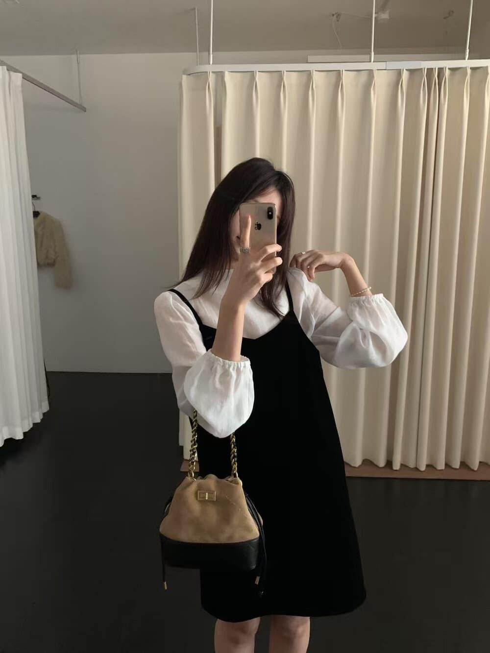 26 년 이른 봄 한 부서 단색 작은 셔츠 플러스 민소매 슬립 치마 세트 상세 이미지 2