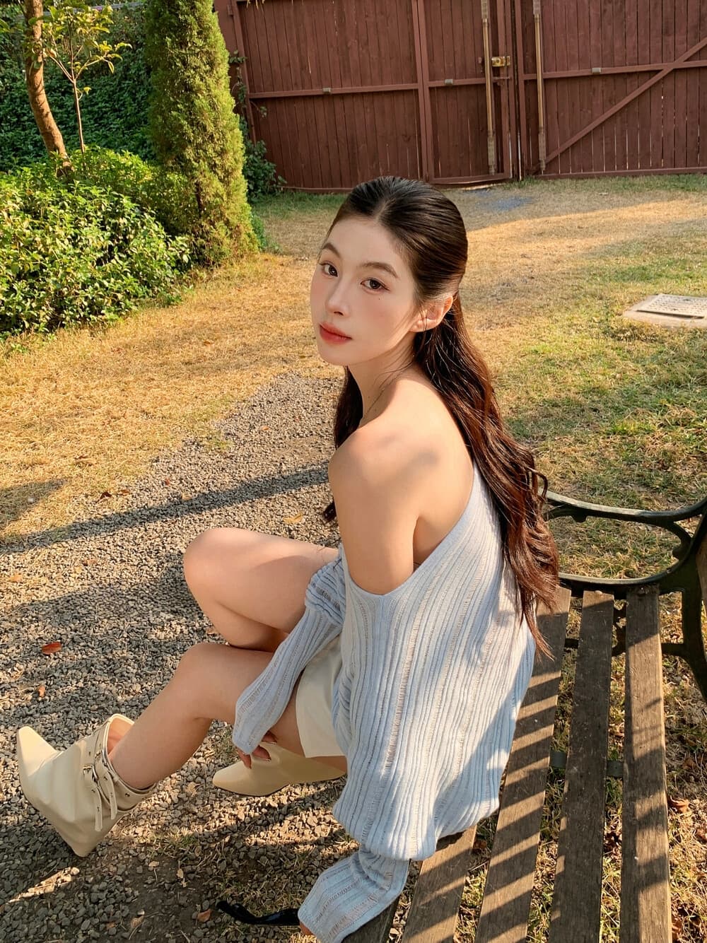 26 년 이른 봄 봄 품격 세련된 비스듬한 어깨 불규칙 니트 작은 셔츠 상세 이미지 3