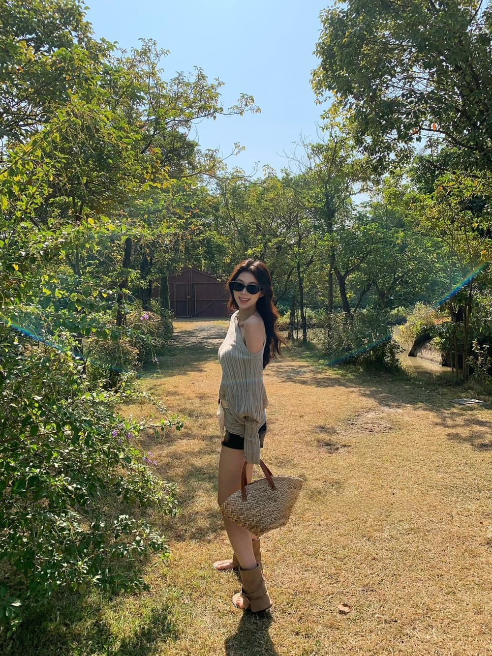 26 년 이른 봄 봄 품격 세련된 비스듬한 어깨 불규칙 니트 작은 셔츠 상세 이미지 18