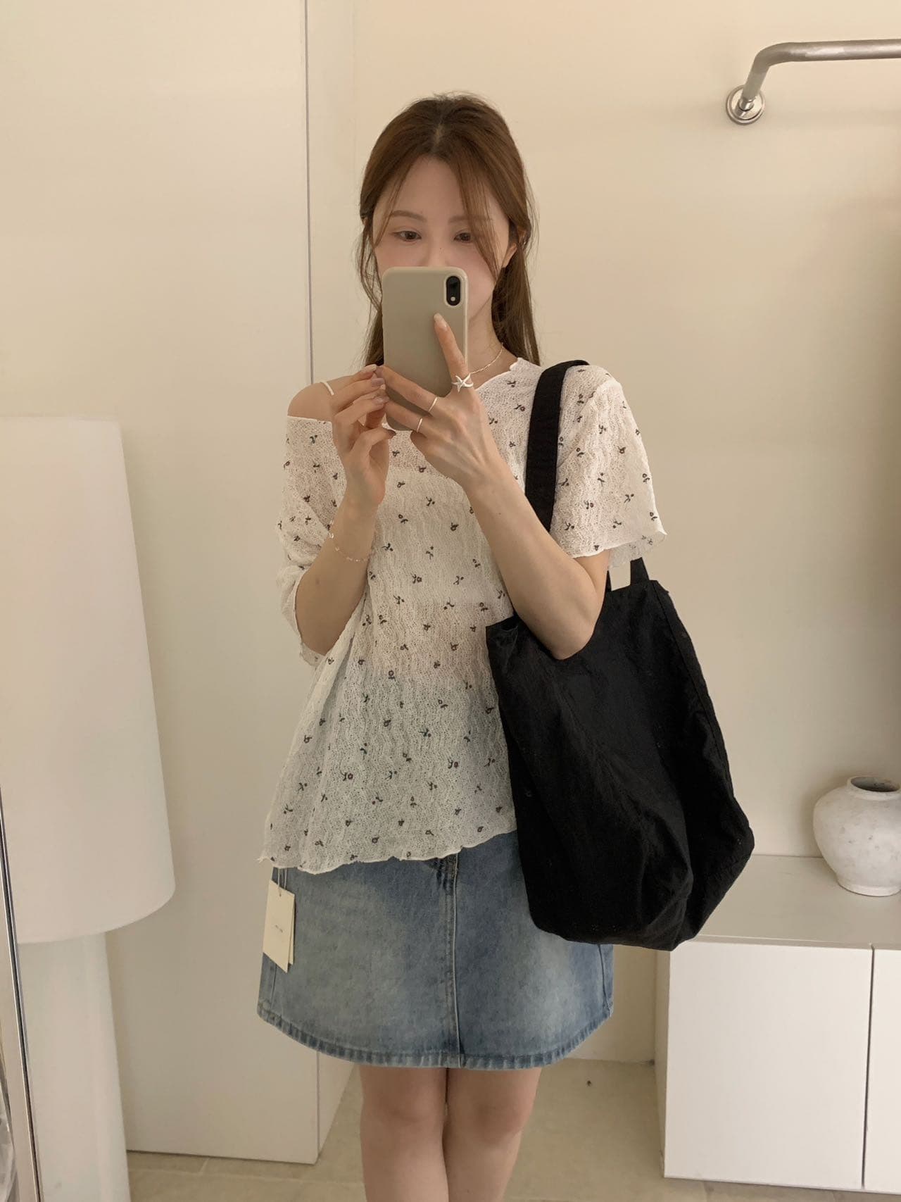 실사 한 부서 라운드 넥 프릴 꽃무늬 가스 질감 슬림해 보이는 반팔 티셔츠 맨위 여성 여름