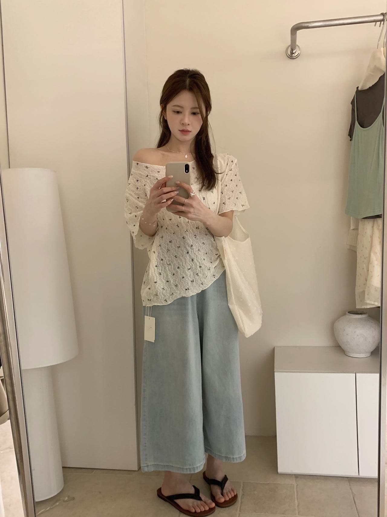 실사 한 부서 라운드 넥 프릴 꽃무늬 가스 질감 슬림해 보이는 반팔 티셔츠 맨위 여성 여름 상세 이미지 7