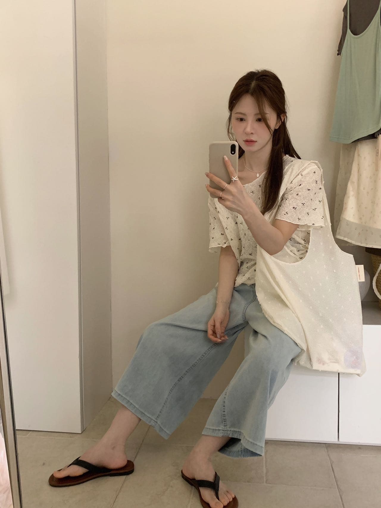 실사 한 부서 라운드 넥 프릴 꽃무늬 가스 질감 슬림해 보이는 반팔 티셔츠 맨위 여성 여름 상세 이미지 11