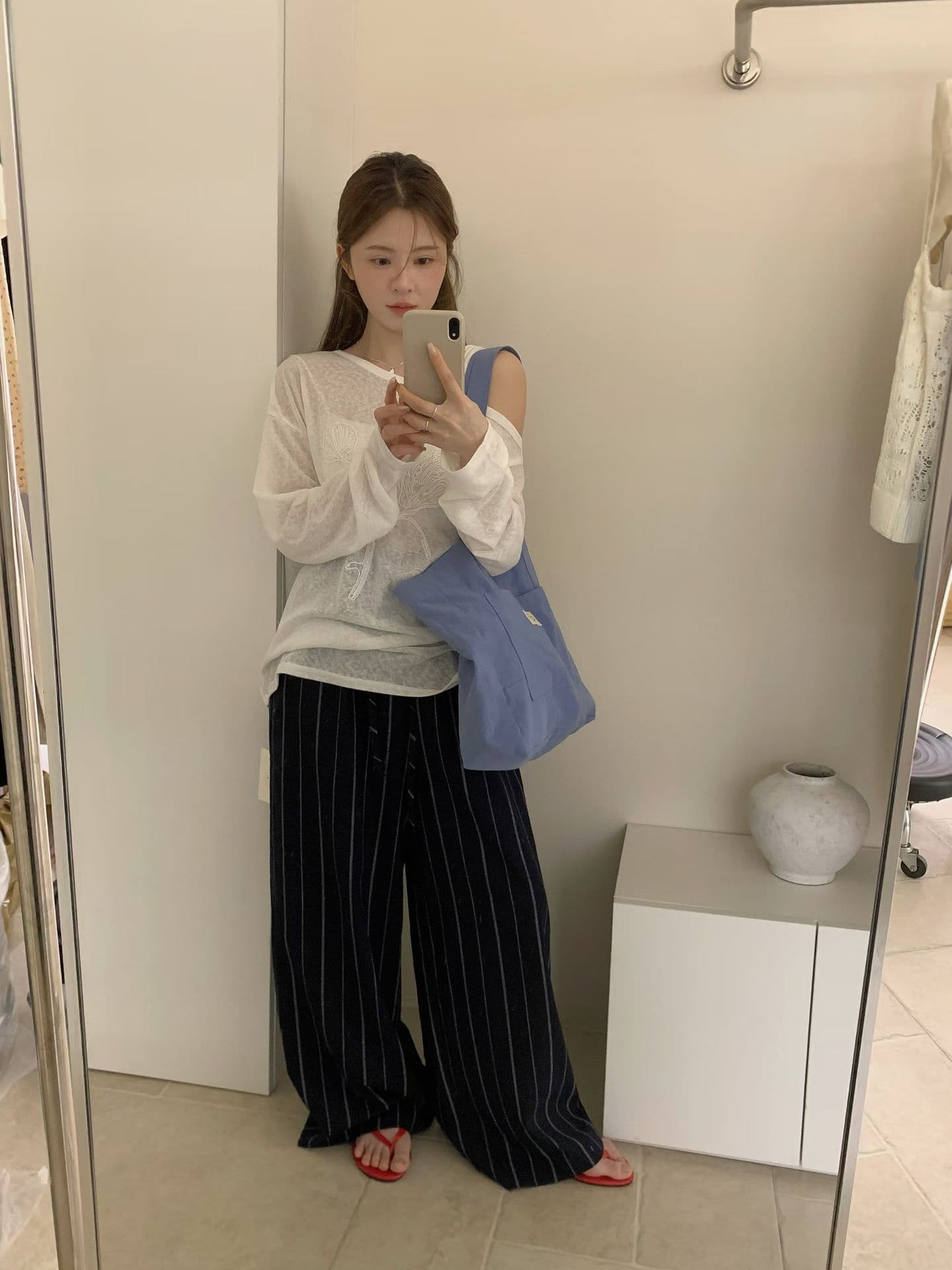 실사 마 살구 비스듬한 칼라 오프숄더 자수 긴팔 티셔츠 여성 느슨함 센스 루즈핏 캐주얼 다용도 자외선 차단 블라우스 맨위 상세 이미지 12
