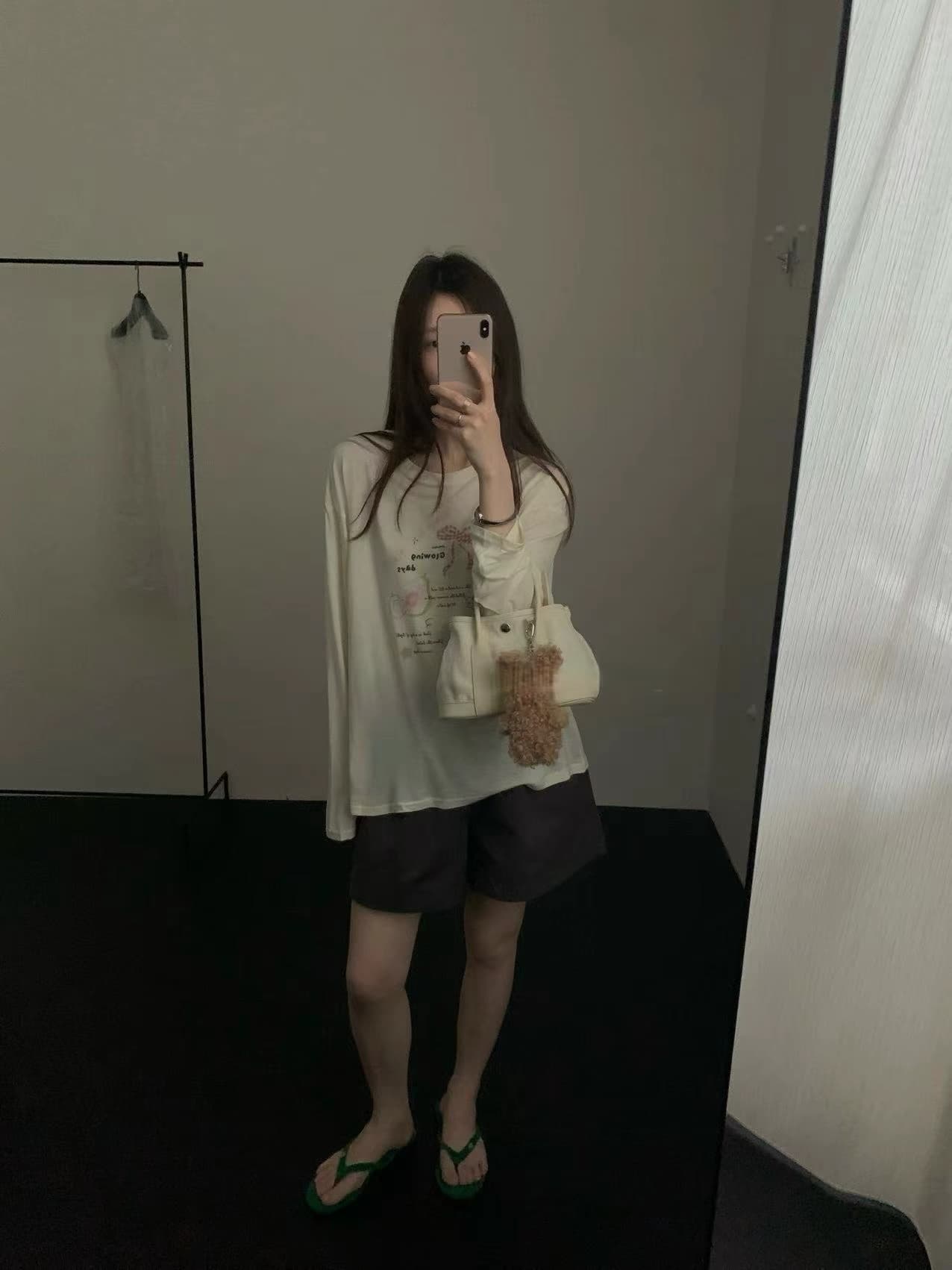실사 26 여름 켜기 새로운 달콤함 느긋한 바람 라운드 넥 루즈핏 알파벳 프린트 긴팔 티셔츠 상세 이미지 3