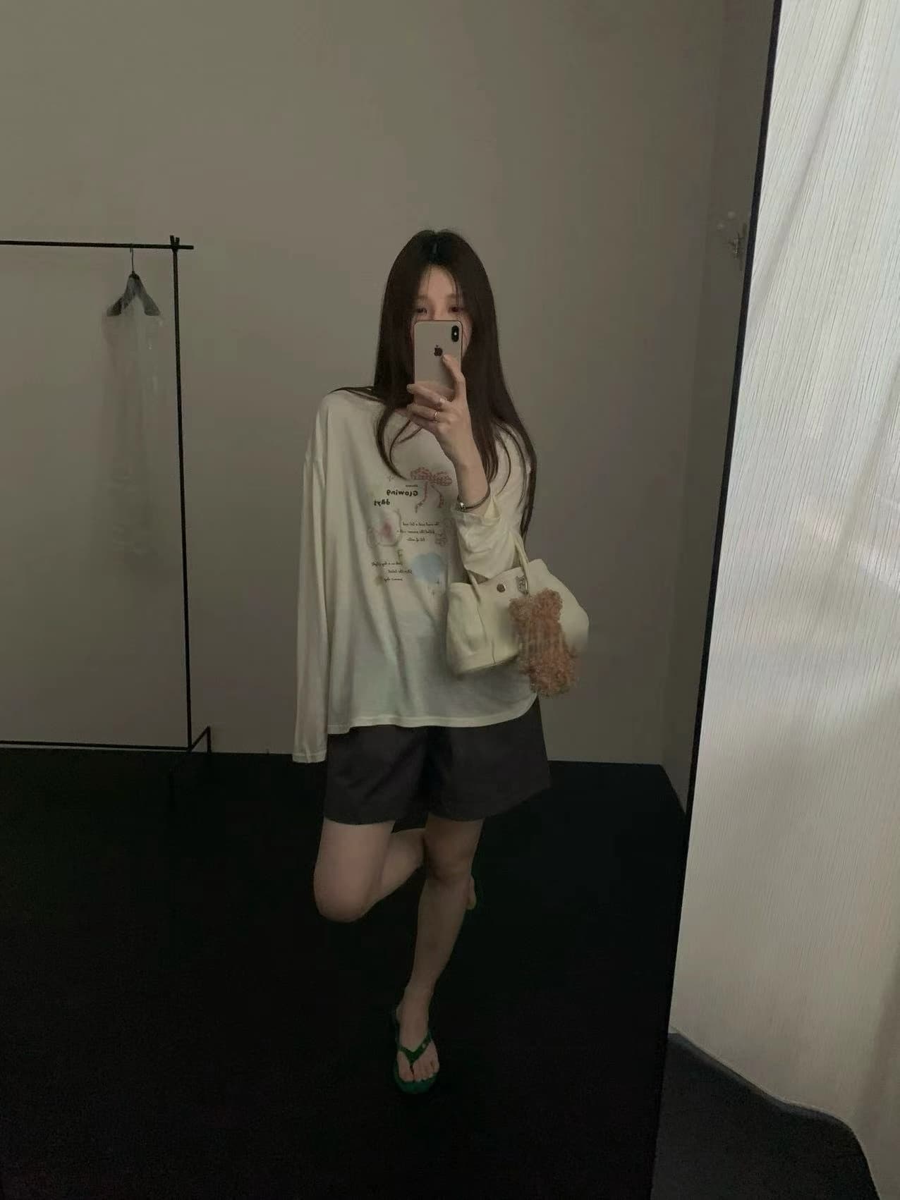 실사 26 여름 켜기 새로운 달콤함 느긋한 바람 라운드 넥 루즈핏 알파벳 프린트 긴팔 티셔츠 상세 이미지 5