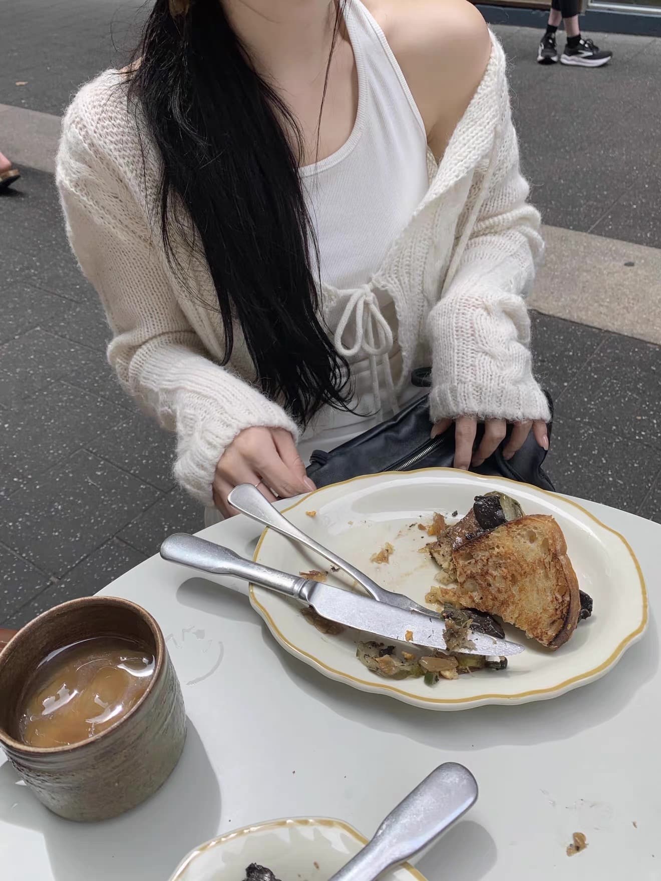2026 이른 가을 켜기 새로운 V넥 레이스업 레이스 오픈 가디건 여성 프랑스식 부드러운 바람 재킷 작은 숄 맨위 이미지 4
