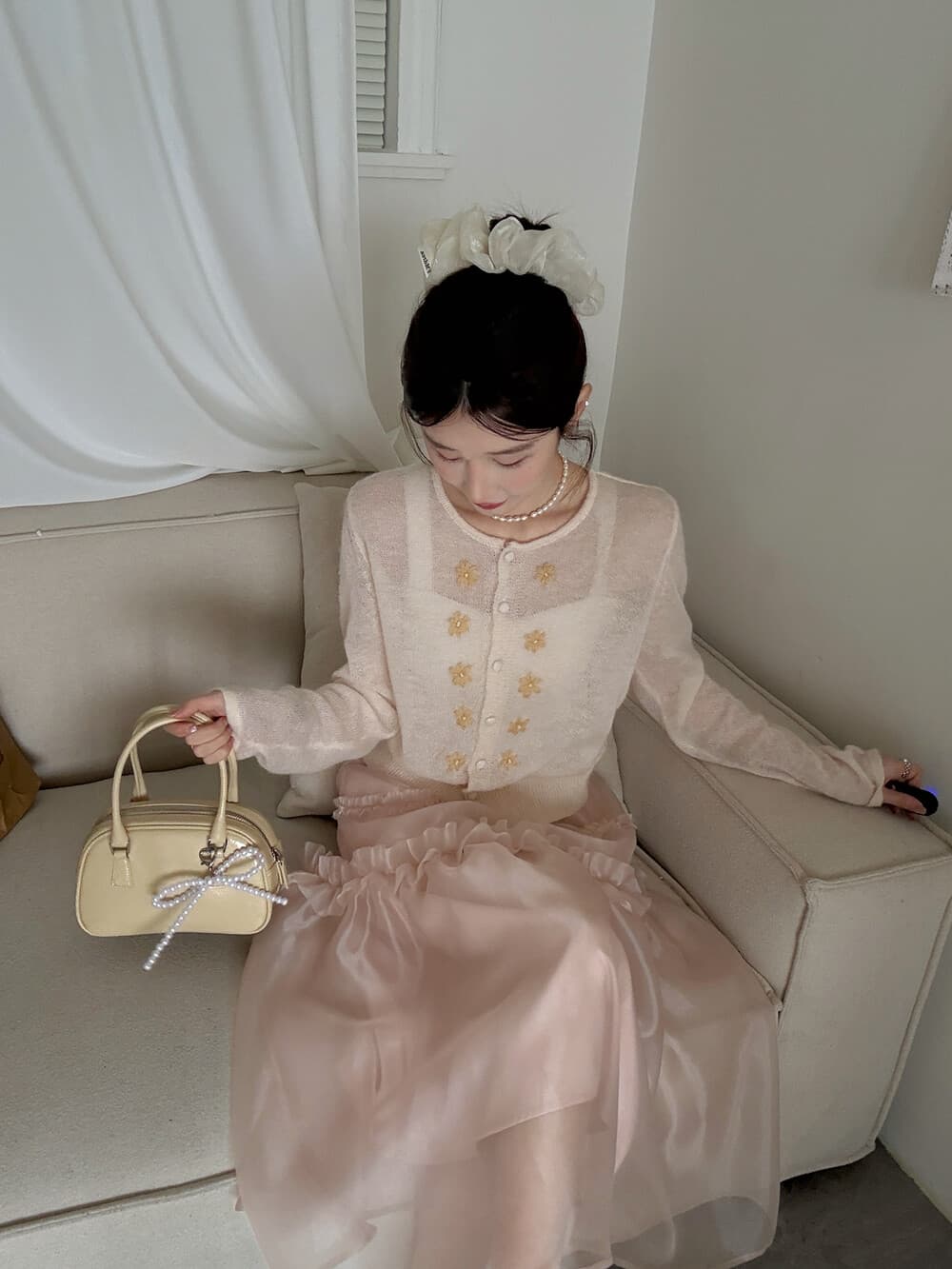 2026 이른 가을 켜기 새로운 3 차원 꽃 자수 신선함 연령 감소 슬림해 보이는 다용도 라운드 넥 니트 오픈 가디건 여성 상세 이미지 3