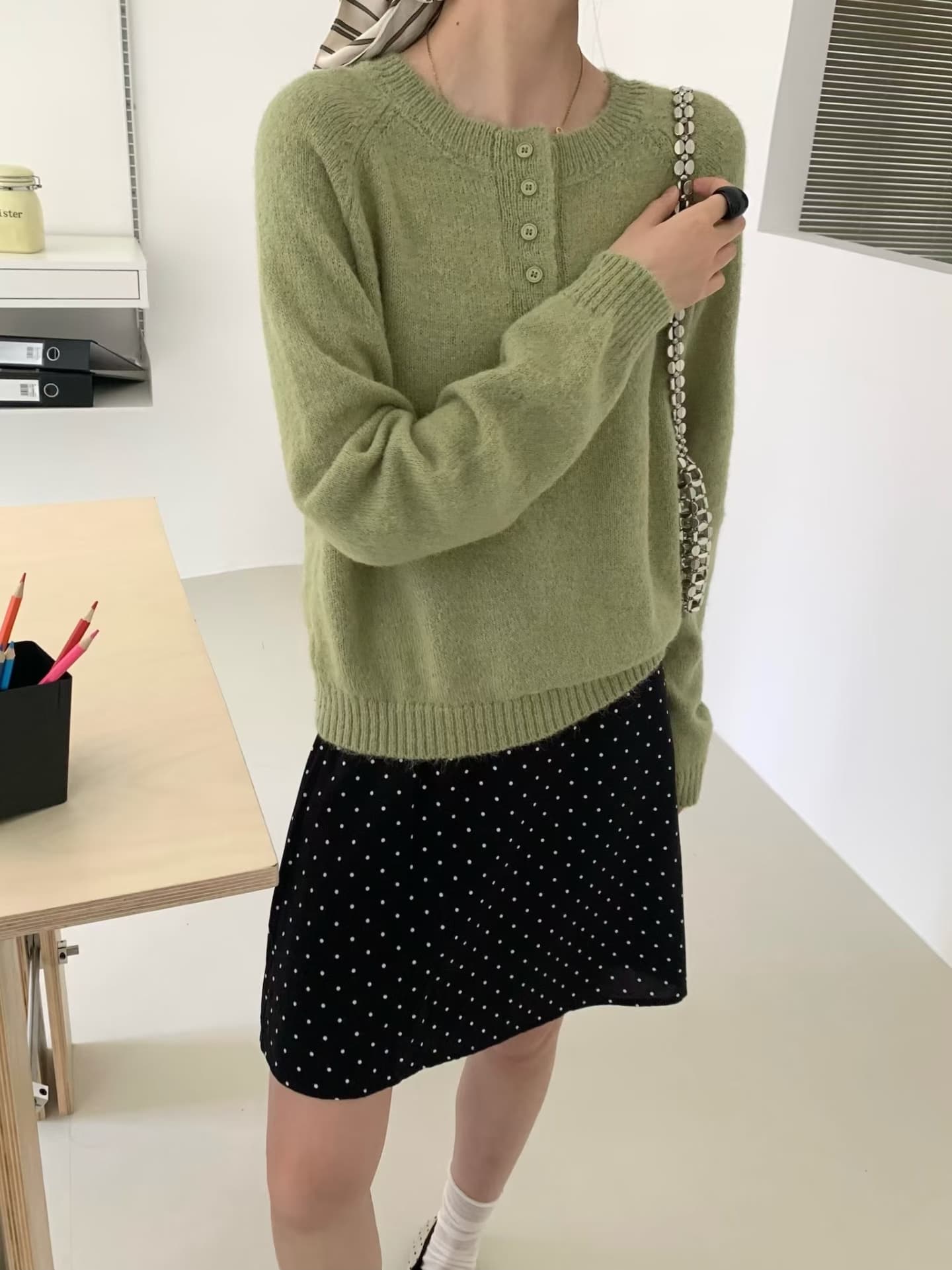 실사 26 가을 켜기 새로운 캐주얼 다용도 부서 버클 풀오버 라운드 넥 루즈핏 슬림해 보이는 긴팔 니트 스웨터 맨위 상세 이미지 24