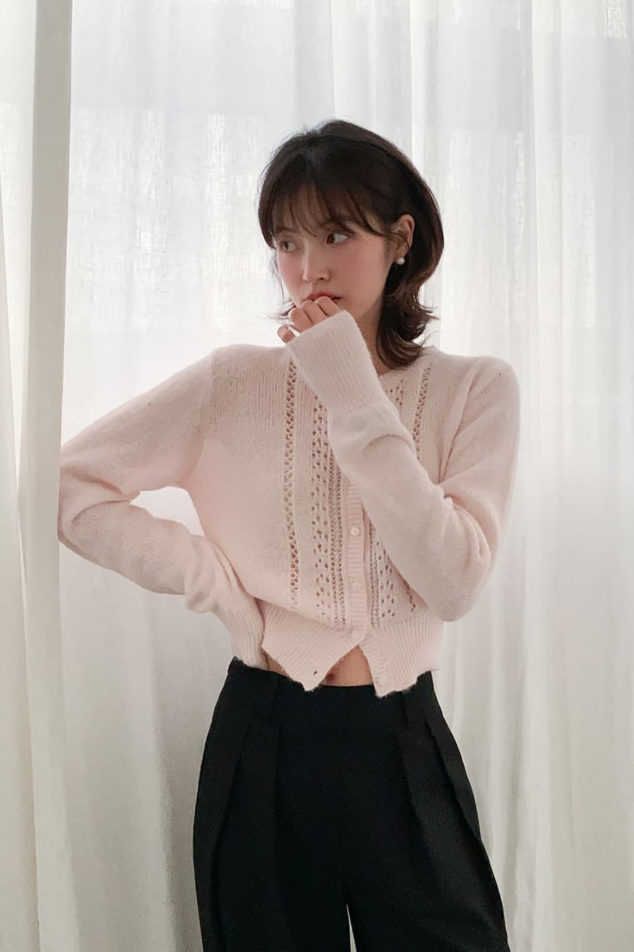 2026 가을 켜기 새로운 패션 다용도 달콤함 소녀 라운드 넥 긴팔 싱글 줄 버튼 얇은 스타일 여성 털 스웨터 쇼트 스타일 상세 이미지 9