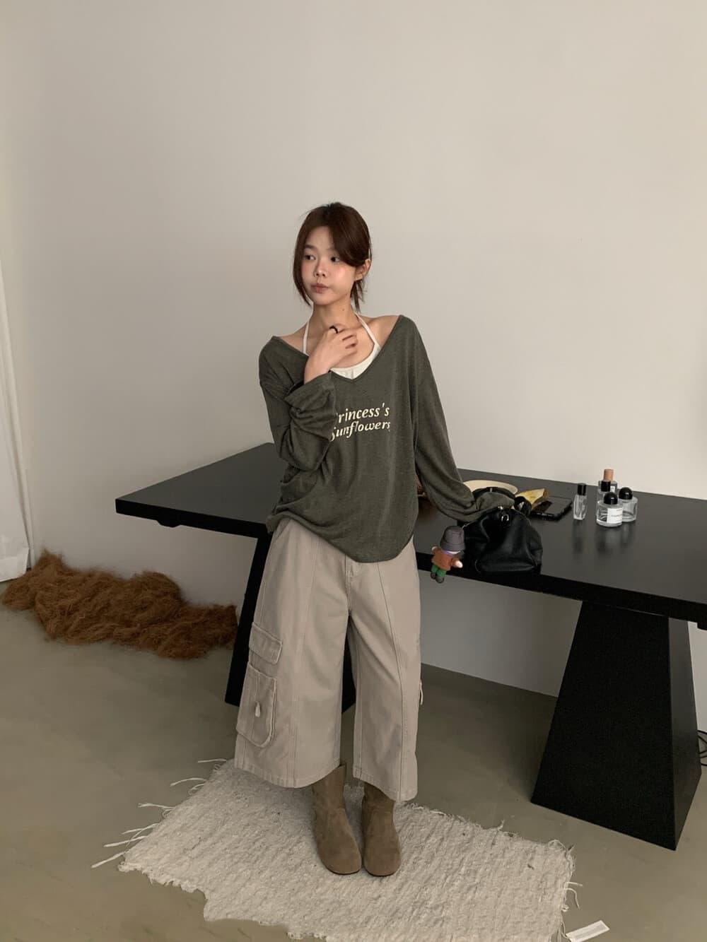 아름다움 폭발 위로 행침 목 스타일 투피스 세트 원단 편안한 행침 목 인사이드 가져 가라. V넥 펌프 Pleat 맨위 슬림해 보이는 긴팔 티셔츠 상세 이미지 8