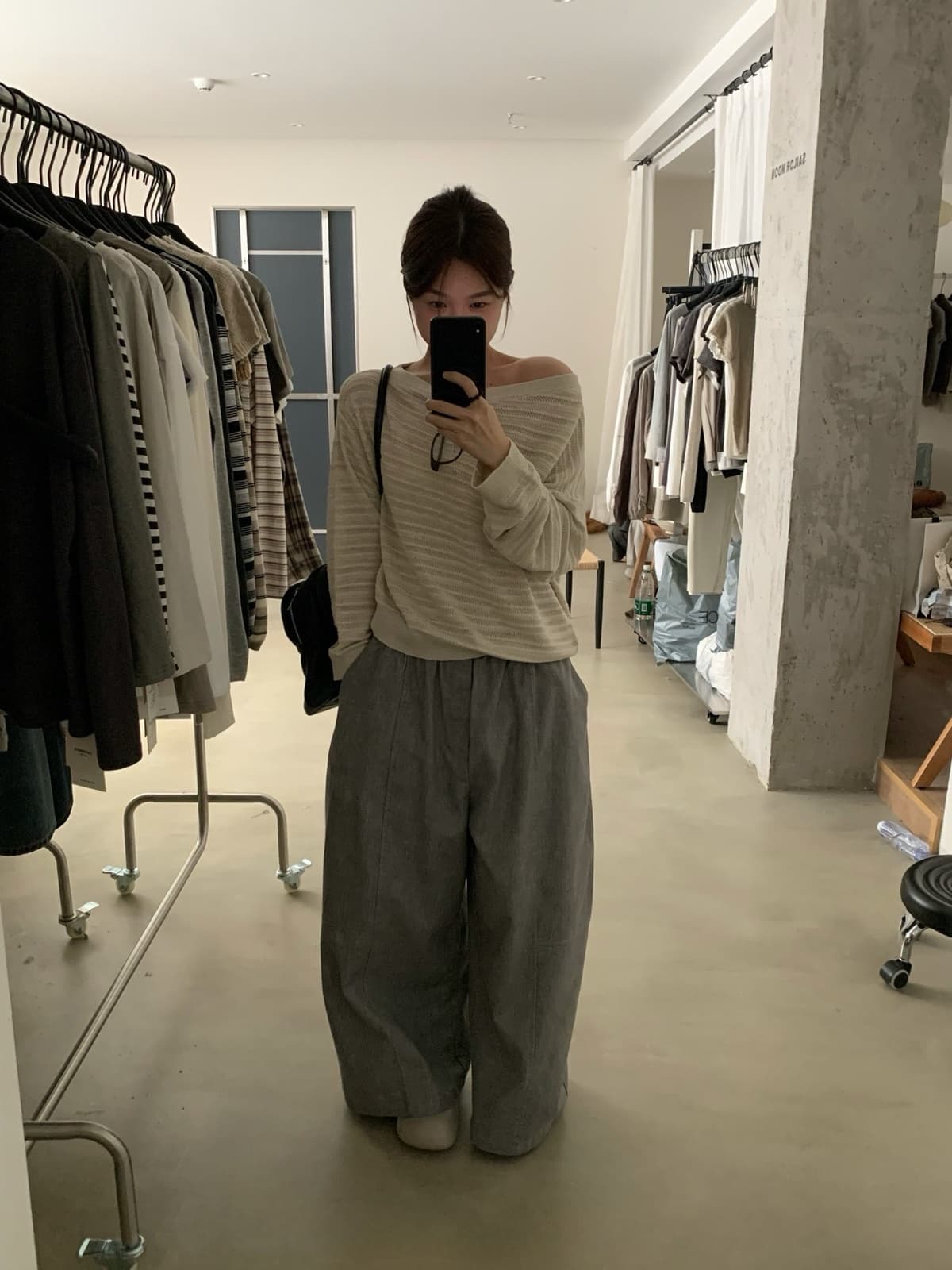 다크 호스 폭발 비스듬한 어깨 니트 스웨터 둘 착용 상체 자이언트 슬림해 보이는 자이언트 잘 생긴 니트 스웨터 상세 이미지 3