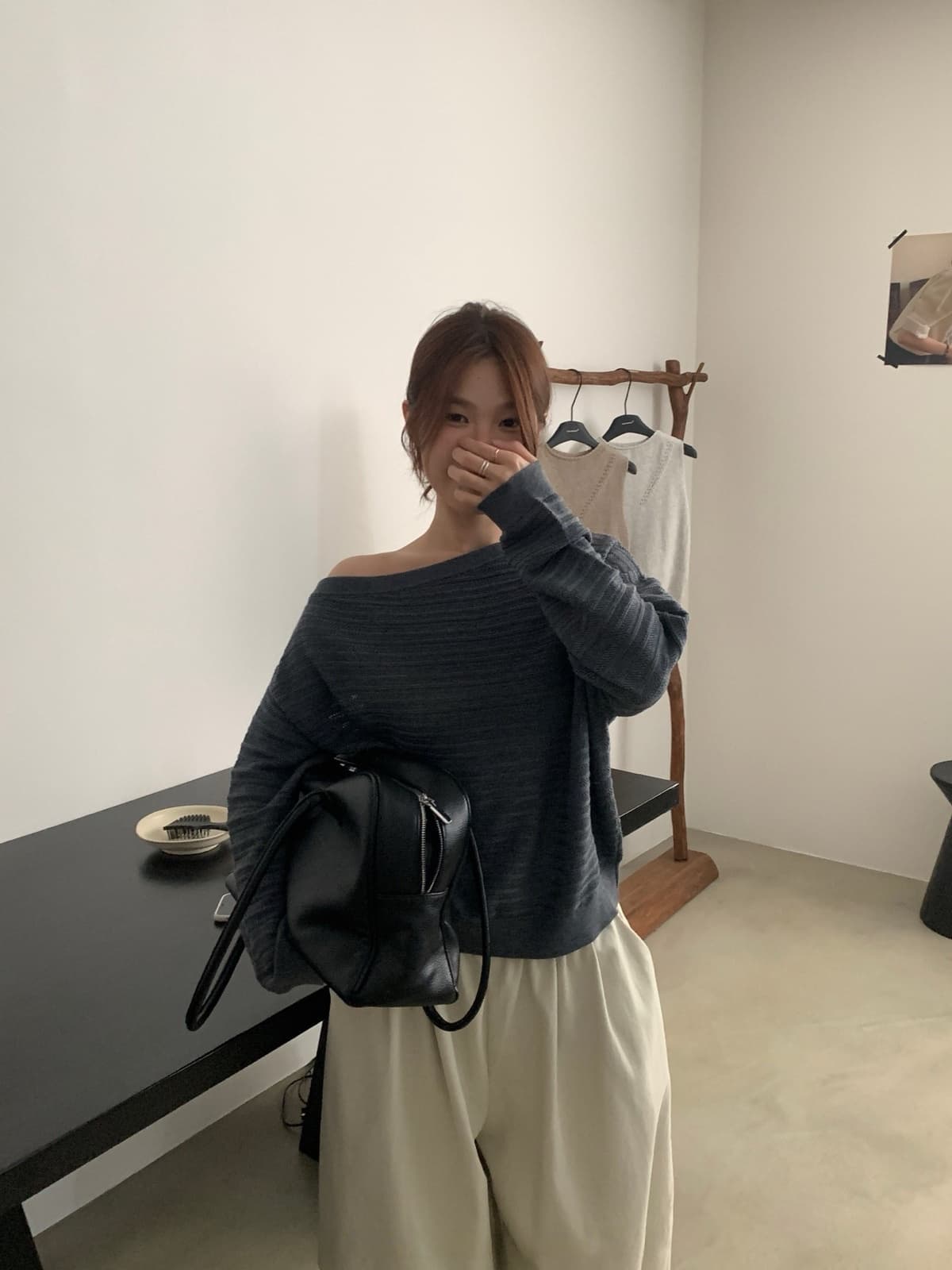 다크 호스 폭발 비스듬한 어깨 니트 스웨터 둘 착용 상체 자이언트 슬림해 보이는 자이언트 잘 생긴 니트 스웨터 상세 이미지 15