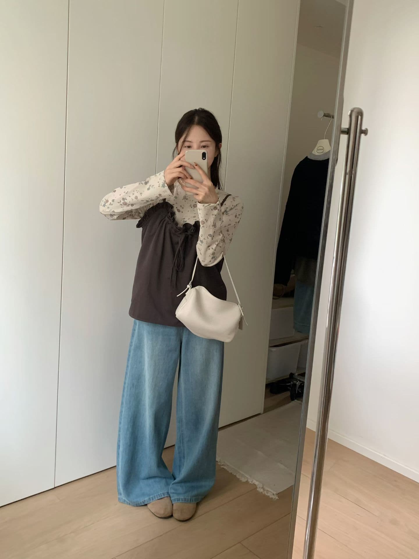 실사 26 가을 켜기 새로운 한 세대 미니멀리즘 레트로 디자인 섹션 루즈핏 캐주얼 다용도 와이드 레그 팬츠 청바지 상세 이미지 9