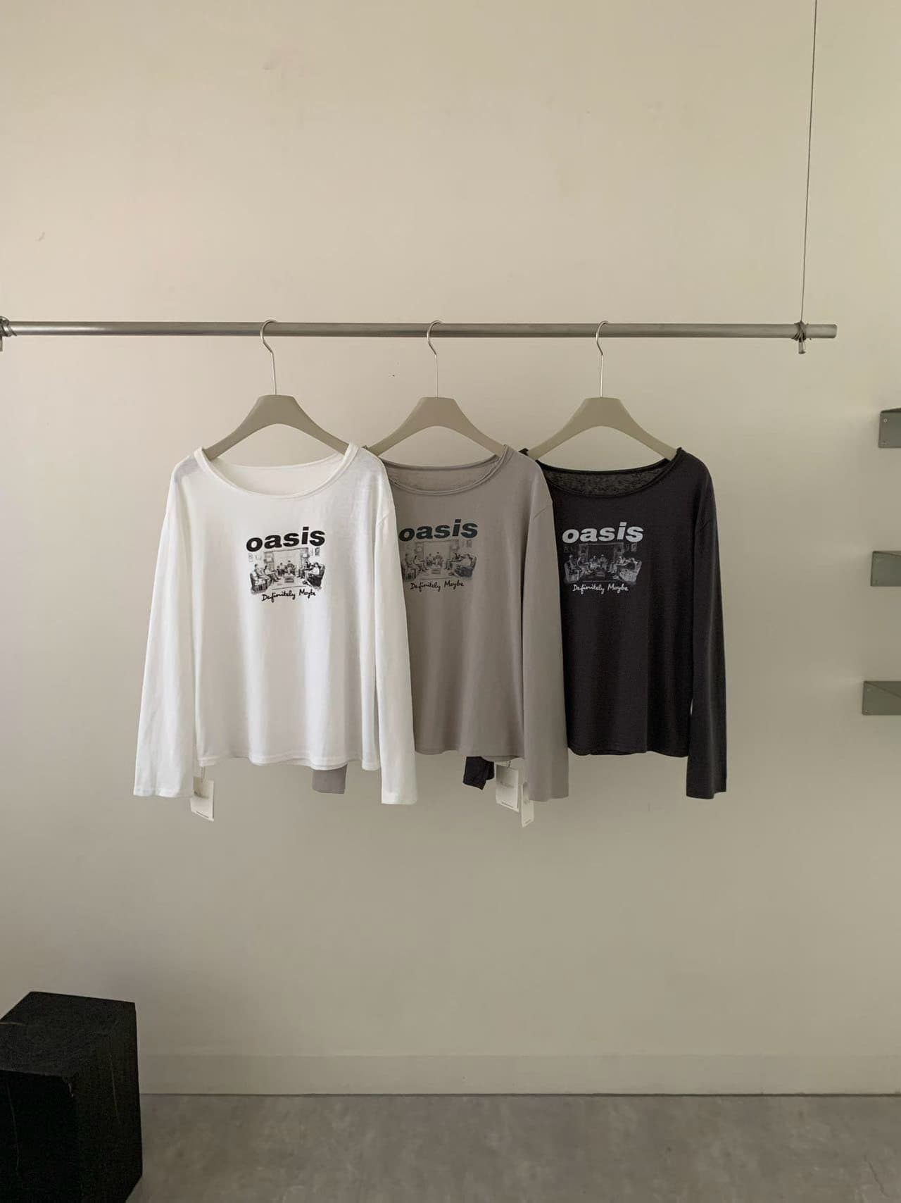 실사 가을 겨울 필수 둘 착용 알파벳 긴팔 비스듬한 어깨 긍정적 인 어깨 착용 느긋한 핏 스타일 긴팔 티셔츠 상세 이미지 4