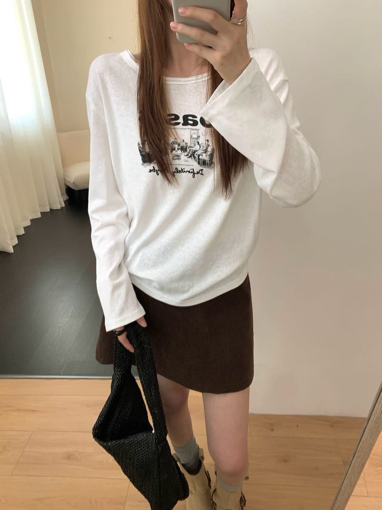 실사 가을 겨울 필수 둘 착용 알파벳 긴팔 비스듬한 어깨 긍정적 인 어깨 착용 느긋한 핏 스타일 긴팔 티셔츠 상세 이미지 18