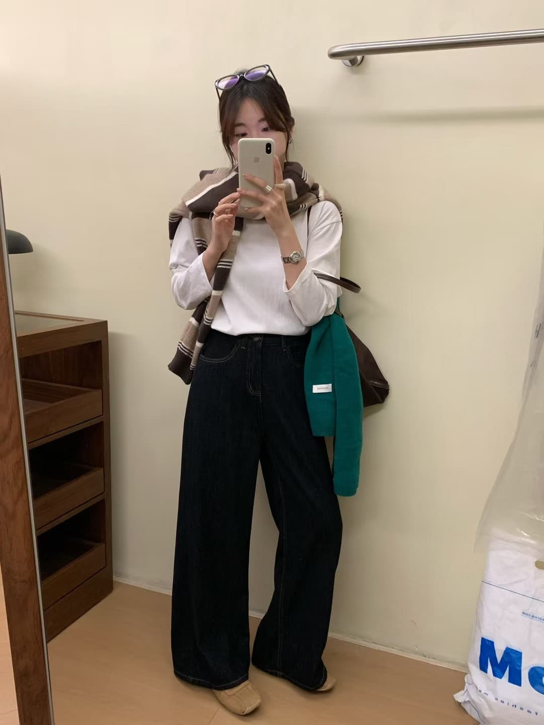 실사 한 눈 하트 비트 긴팔 순면 만나는 화이트 티셔츠 여성 가을 디자인 센스 작은 대중 인사이드 잡아라. 의류 이미지 4