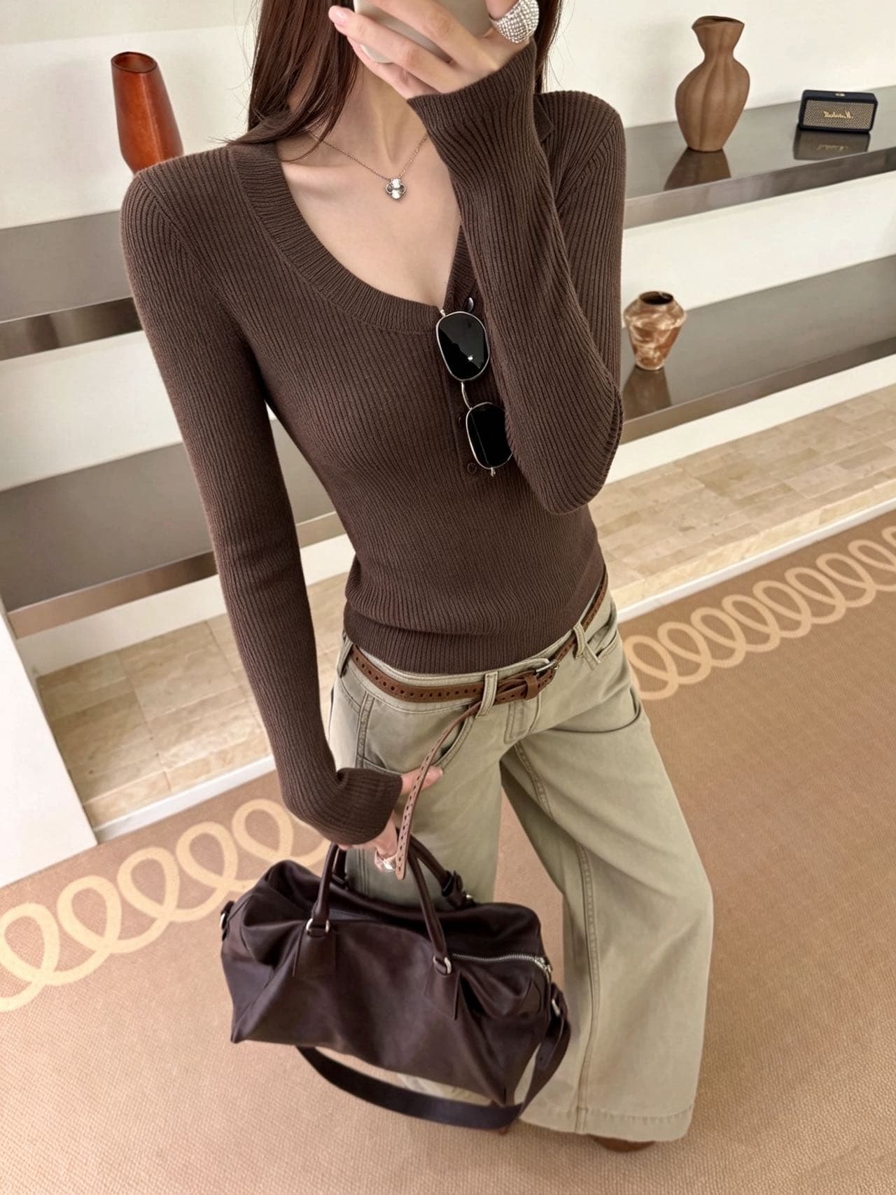 실사 가을 켜기 새로운 한 부서 미니멀리즘 다용도 u 칼라 니트 스웨터 몸매 가꾸기 슬림해 보이는 긴팔 만나는 이슬 쇄골 맨위 상세 이미지 11