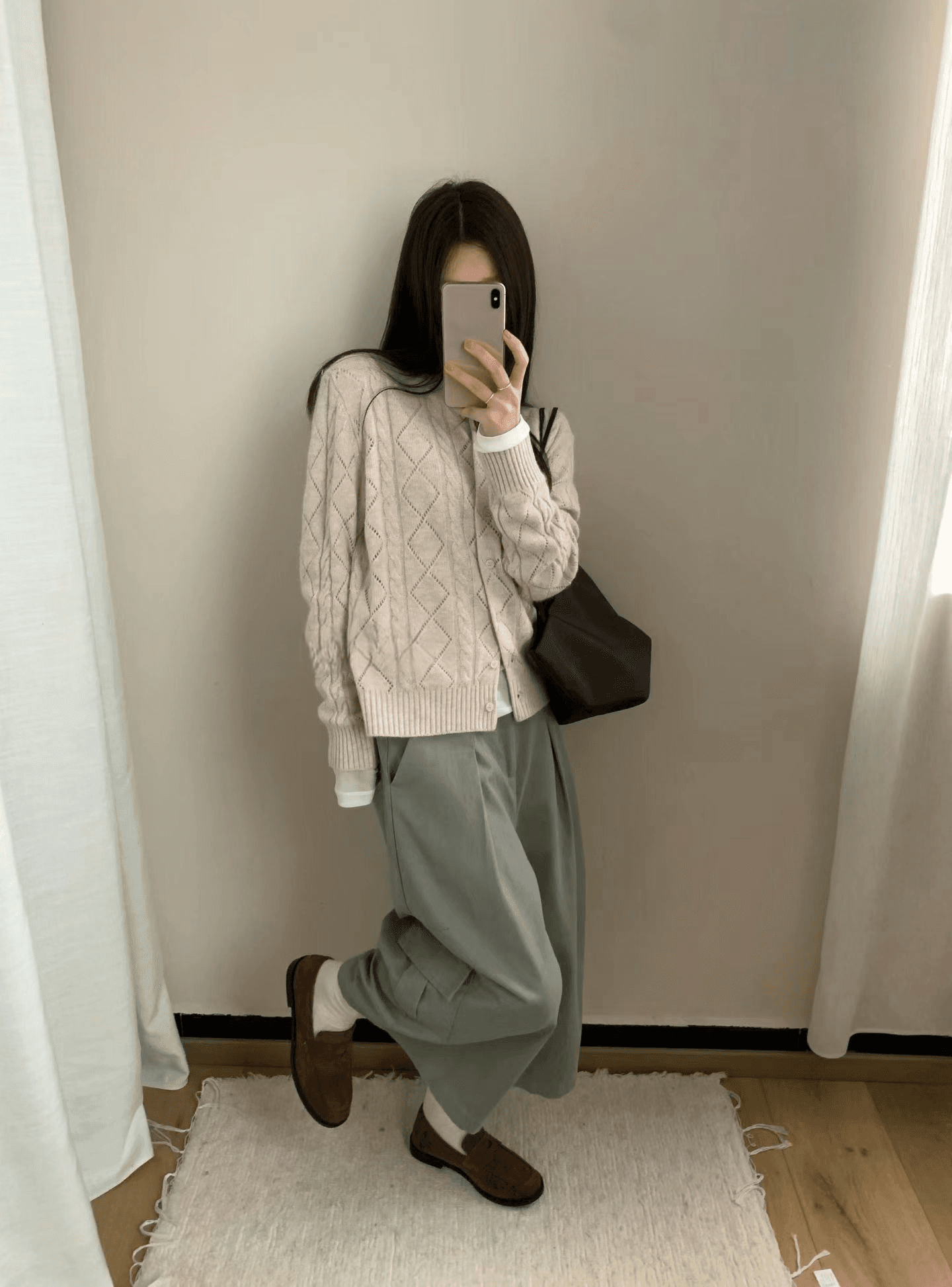 실사 가을 켜기 새로운 미니멀리즘 캐주얼 홀로우 아웃 꽈배기 라운드 넥 루즈핏 슬림해 보이는 다용도 니트 카디건 코트 상세 이미지 4