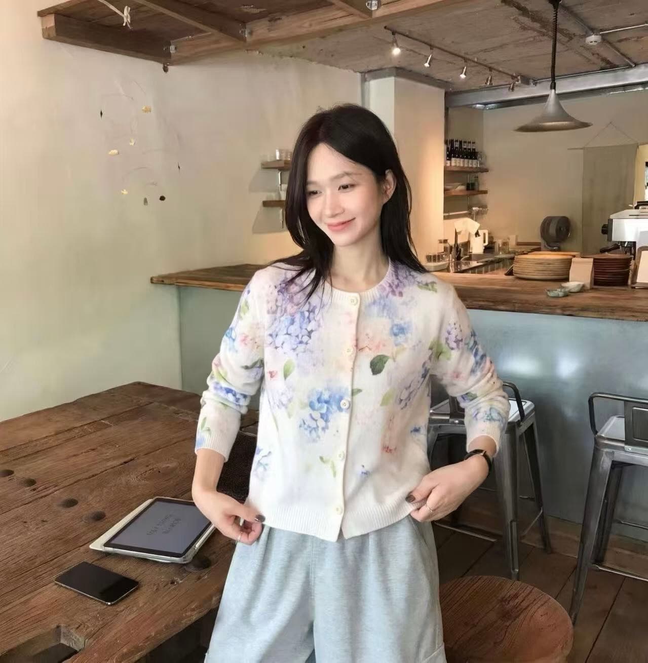 26 가을 켜기 새로운 한 부서 프랑스식 낭만주의 꽃 프린트 스웨터 맨위 스웨터 상세 이미지 6