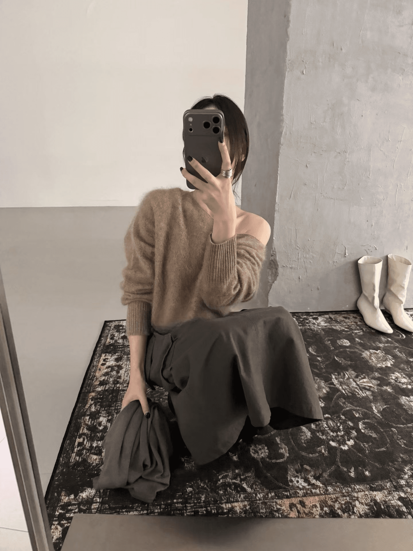 26 가을 켜기 새로운 한 부서 부드러운 오프숄더 루즈핏 단색 긴팔 당겨서 털 보온 스웨터 상세 이미지 23