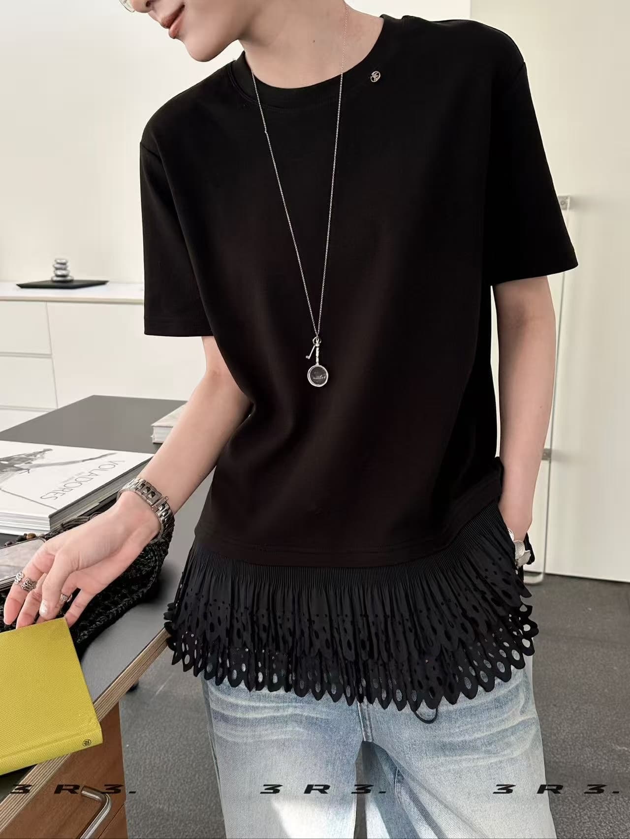 한 부서 홀로우 아웃 레이스 밑단 반팔 티셔츠 2026 봄 새로운 여성 디자인 센스 패션 Chic 다용도 맨위