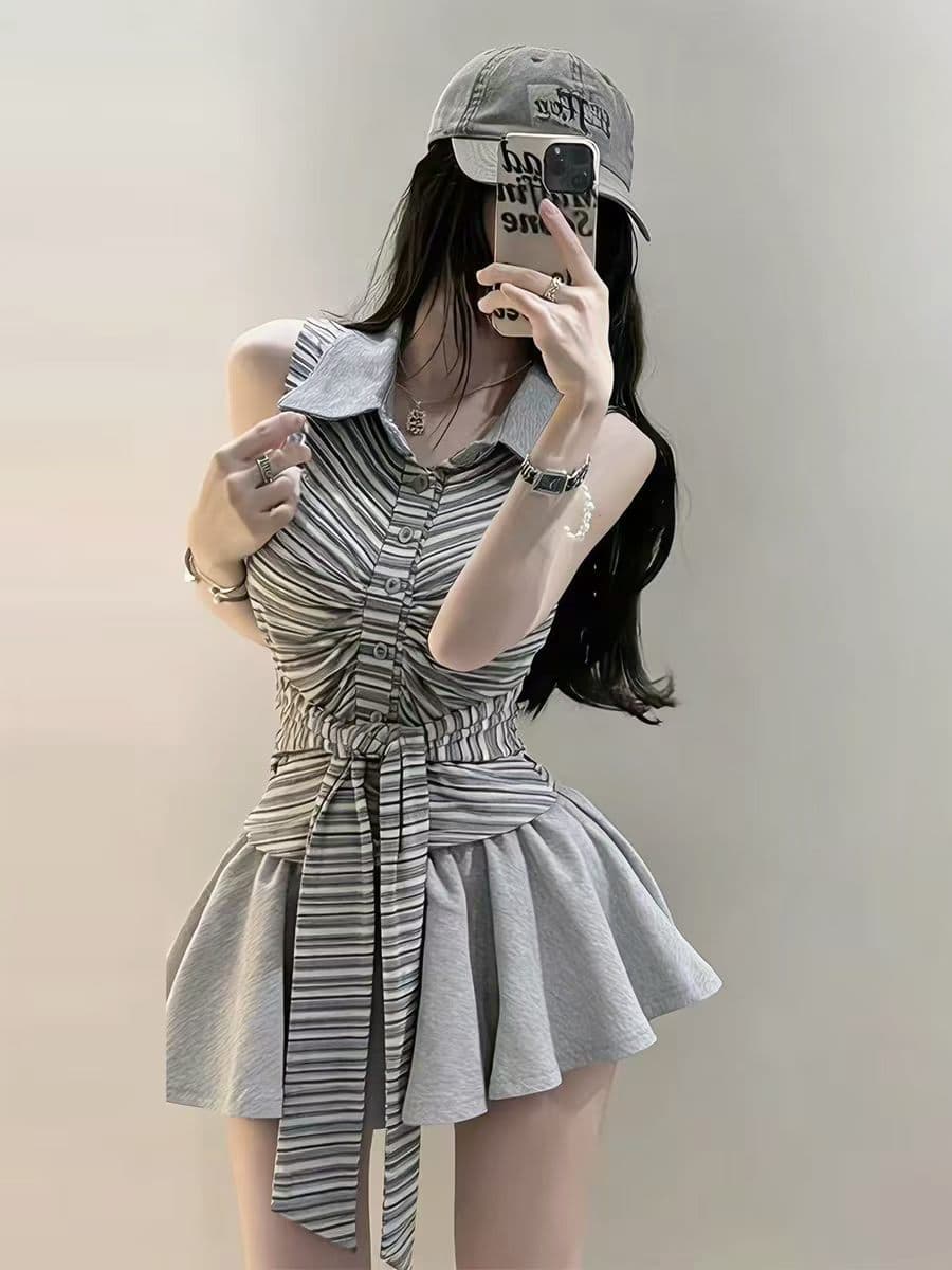 캐주얼 핫걸 바람 스트랩 허리 수축 POLO 칼라 민소매 스트라이프 조끼 하이웨이스트 슬림해 보이는 프릴 미니 스커트 투피스 세트 이미지 4