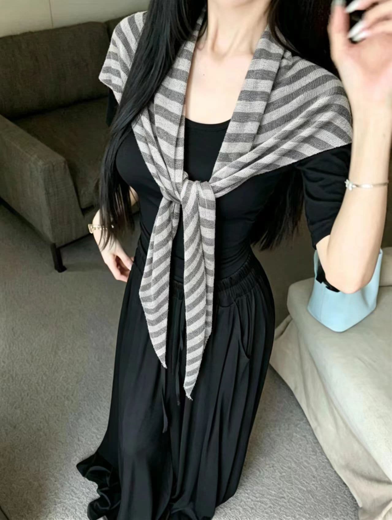 새로운 패션 미니멀리즘 루즈핏 스트라이프 숄 몸매 가꾸기 티셔츠 허리밴드 와이드 레그 팬츠 세 조각 여성 세트 트렌디