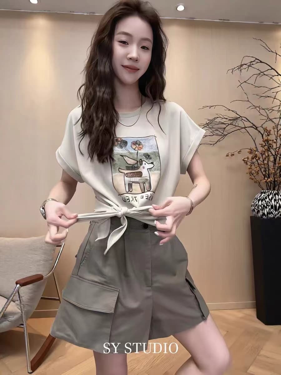 한 부서 느슨함 센스 패션 캐주얼 세트 여성 여름 강아지 프린트 반팔 티셔츠 워크웨어 반바지 두 조각 여성 세트 이미지 3