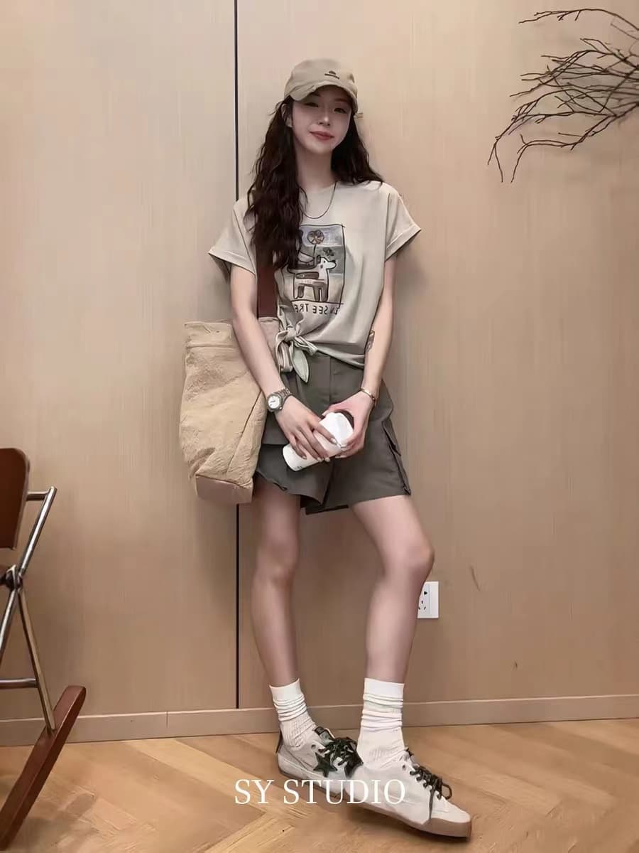 한 부서 느슨함 센스 패션 캐주얼 세트 여성 여름 강아지 프린트 반팔 티셔츠 워크웨어 반바지 두 조각 여성 세트 상세 이미지 7