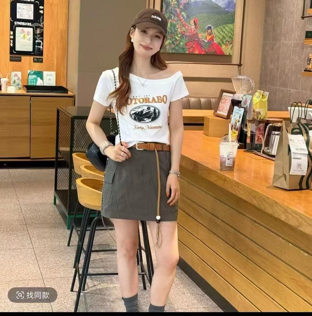 2026 여름 새로운 아메리칸 달콤한 차가운 프린트 주름 허리 수축 비스듬한 어깨 슬림해 보이는 티셔츠 미니 스커트 캐주얼 투피스 슈트 상세 이미지 1