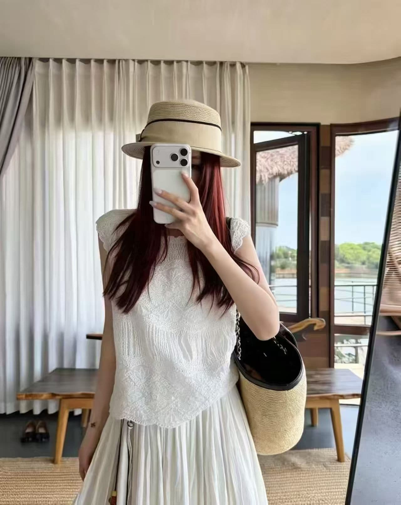 레이스 자수 홀로우 아웃 민소매 조끼 블라우스 여성 외부 가져 가라. 여름 빅 사이즈 지방 mm 슬림해 보이는 디자인 센스 쇼트 스타일