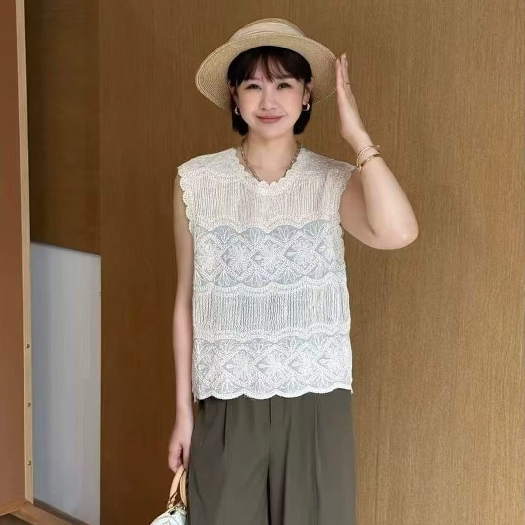 레이스 자수 홀로우 아웃 민소매 조끼 블라우스 여성 외부 가져 가라. 여름 빅 사이즈 지방 mm 슬림해 보이는 디자인 센스 쇼트 스타일 이미지 5