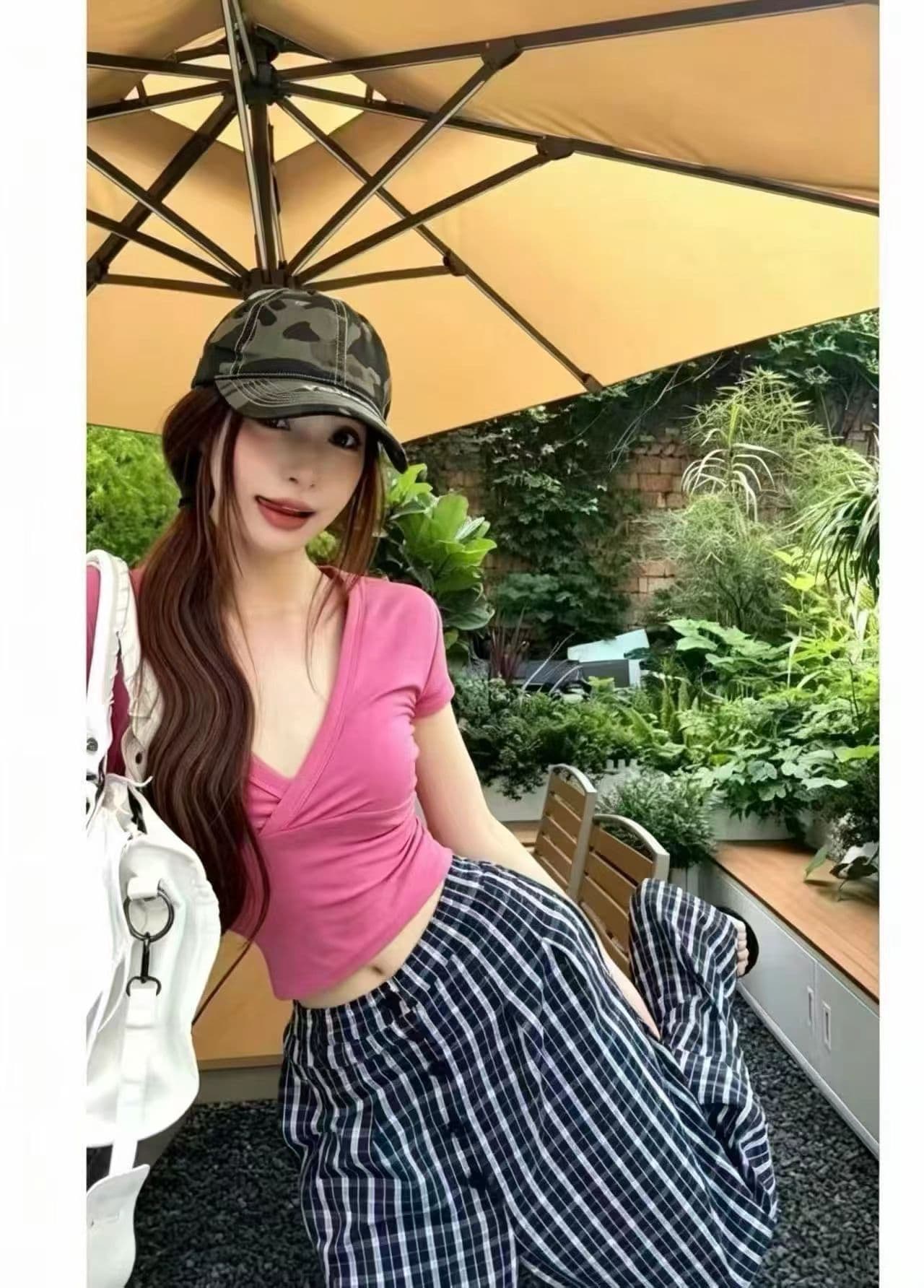 2026 여름 신제품 순수한 욕망 핑크색 V넥 반팔 맨위 레트로 체크무늬 넓은 다리 캐주얼 바지 투피스 슈트 여성 이미지 3