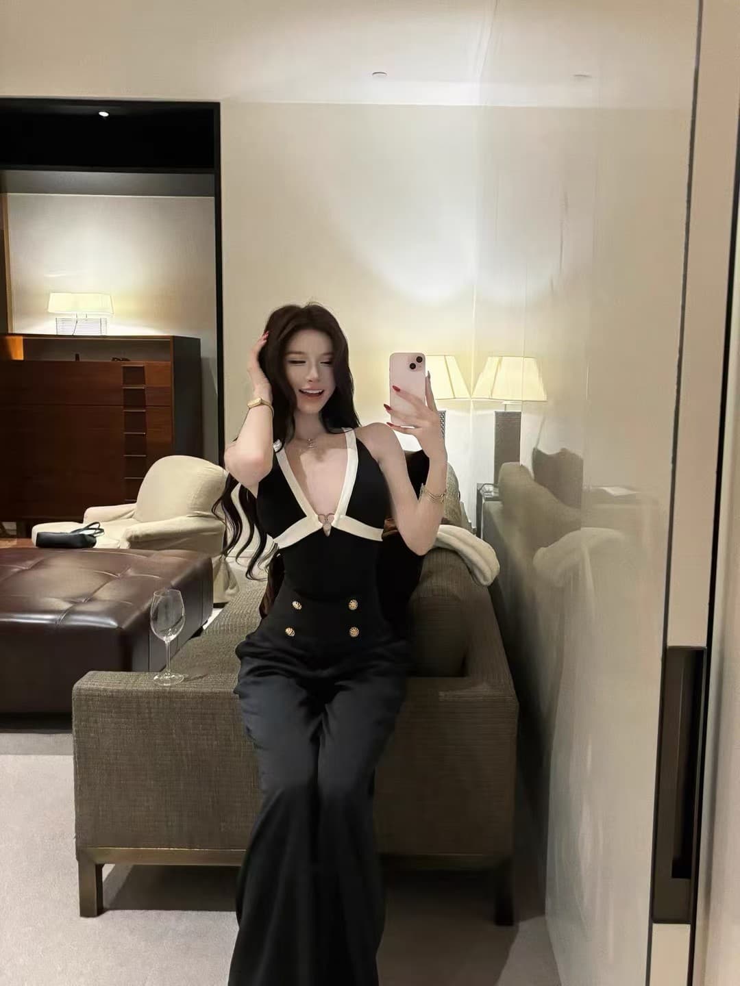 핫걸 행침 목 맨위 여성 2026 여름 새로운 백리스 올인원 캐미솔 경기 정장 와이드 레그 팬츠 투피스 세트 상세 이미지 2