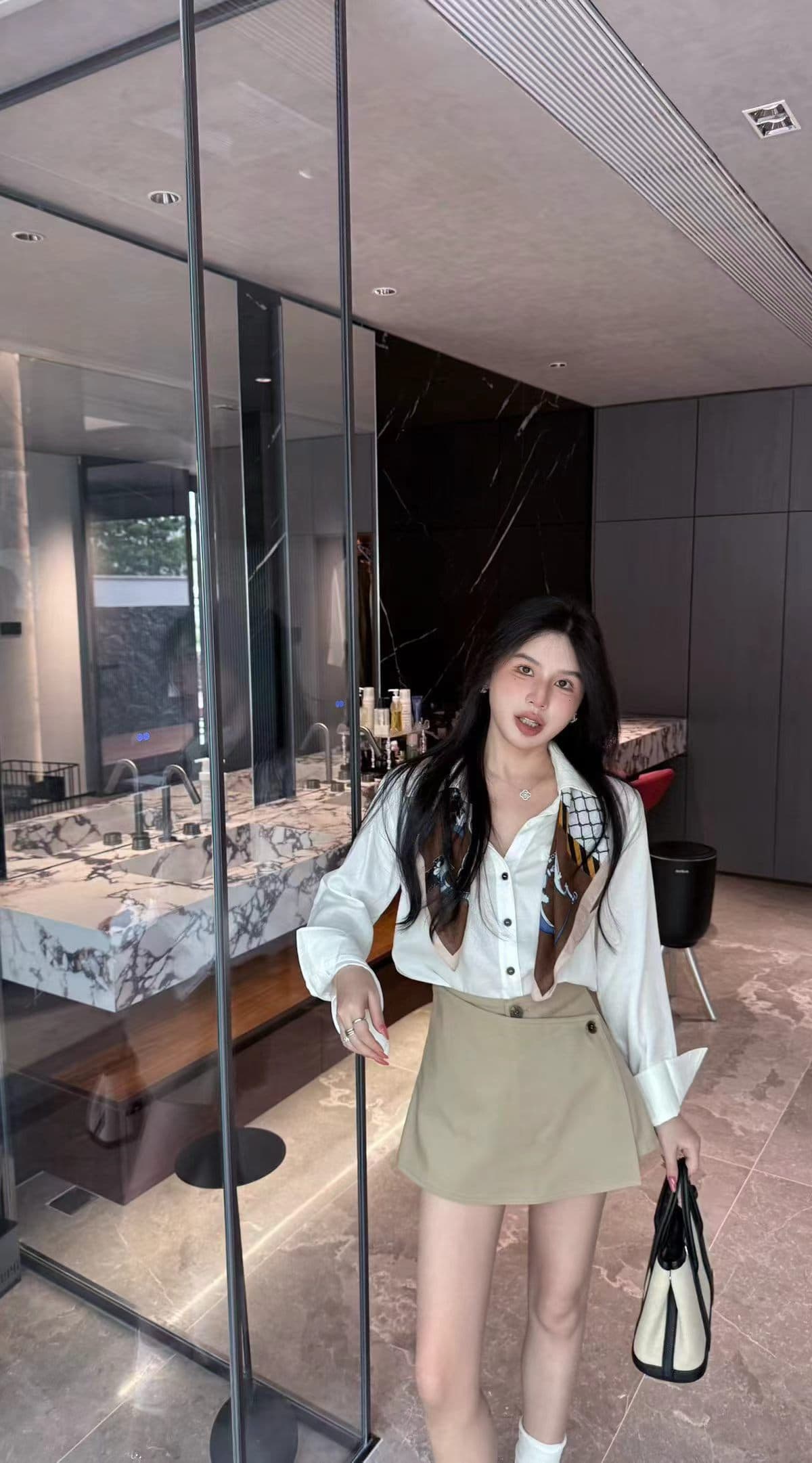 가을 한국 스타일 품격 스카프 코디 셔츠 반신 스커트 세트 조립 스카프 이미지 3