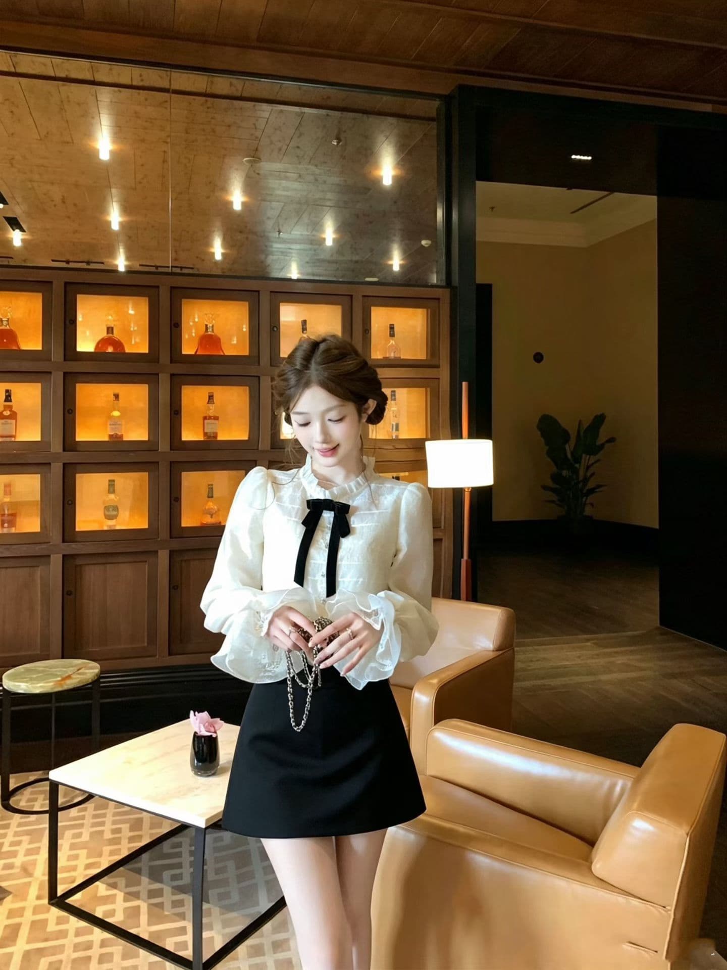 2026 년 가을 의상 새로운 동백 나무 궁정 바람 반하이넥 긴팔 셔츠 벨트 꽃 반신 스커트 투피스 세트 상세 이미지 7