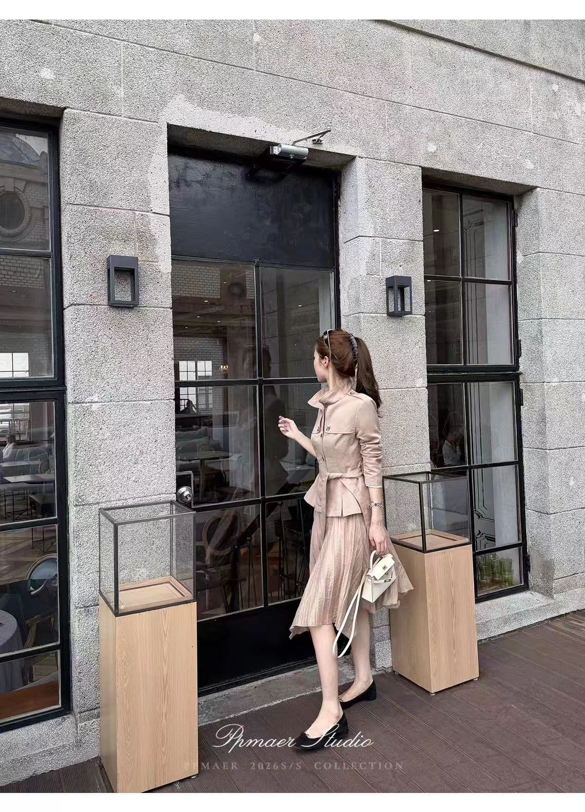 카키 색 얇고 가벼운 바람막이 여성 2026 년 가을 품격 허리 수축 재킷 반신 스커트 투피스 세트 상세 이미지 4