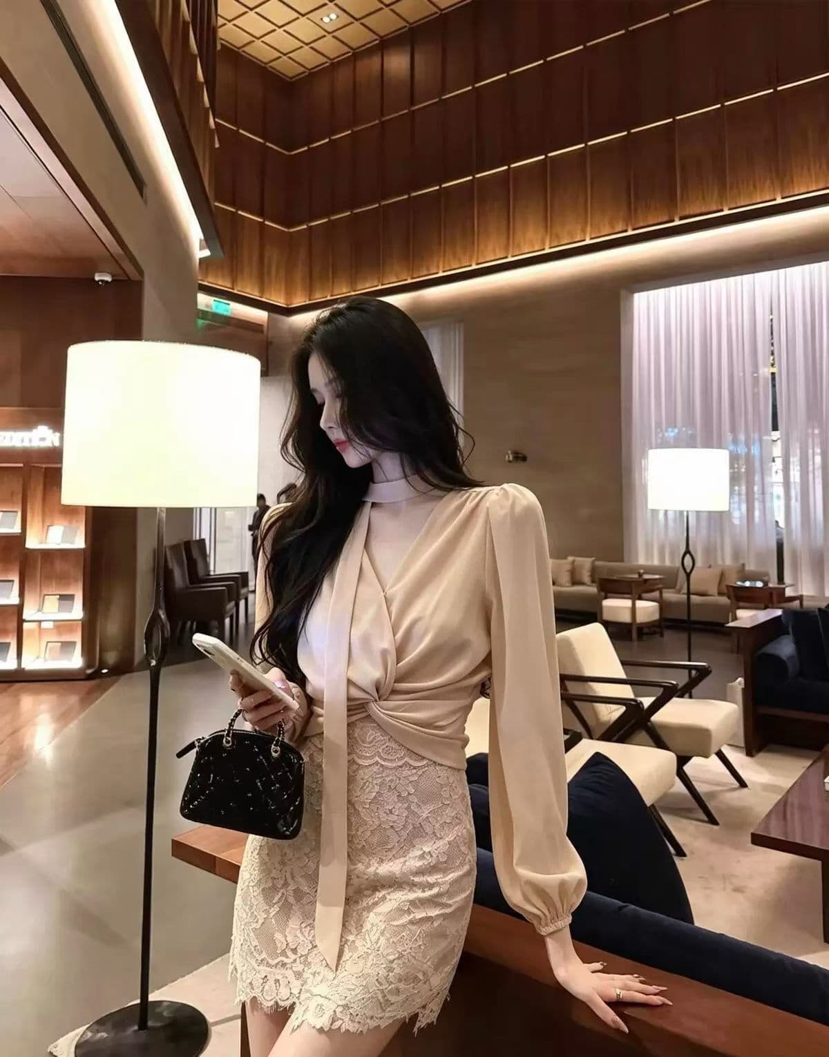 이른 가을 프랑스식 달콤함 슈퍼 요정 품격 쉬폰 세트 여성 V넥 긴팔 작은 셔츠 반신 스커트 두 조각 여성 세트 이미지 4