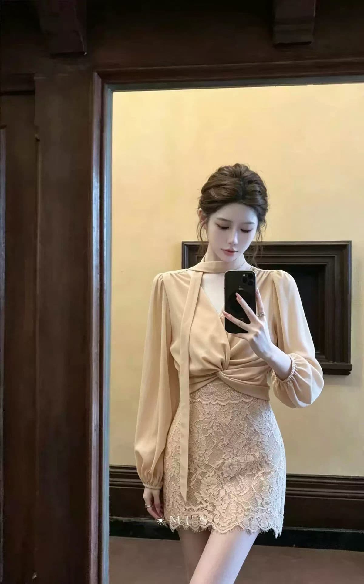 이른 가을 프랑스식 달콤함 슈퍼 요정 품격 쉬폰 세트 여성 V넥 긴팔 작은 셔츠 반신 스커트 두 조각 여성 세트 상세 이미지 3