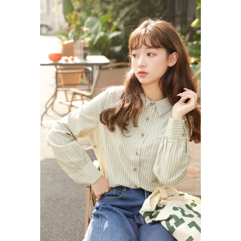 싱글 주머니 출퇴근 밝은 녹색 스트라이프 여성 셔츠 봄 가을 2026 새로운 프랑스식 레트로 폴로 칼라 긴팔 품격 맨위