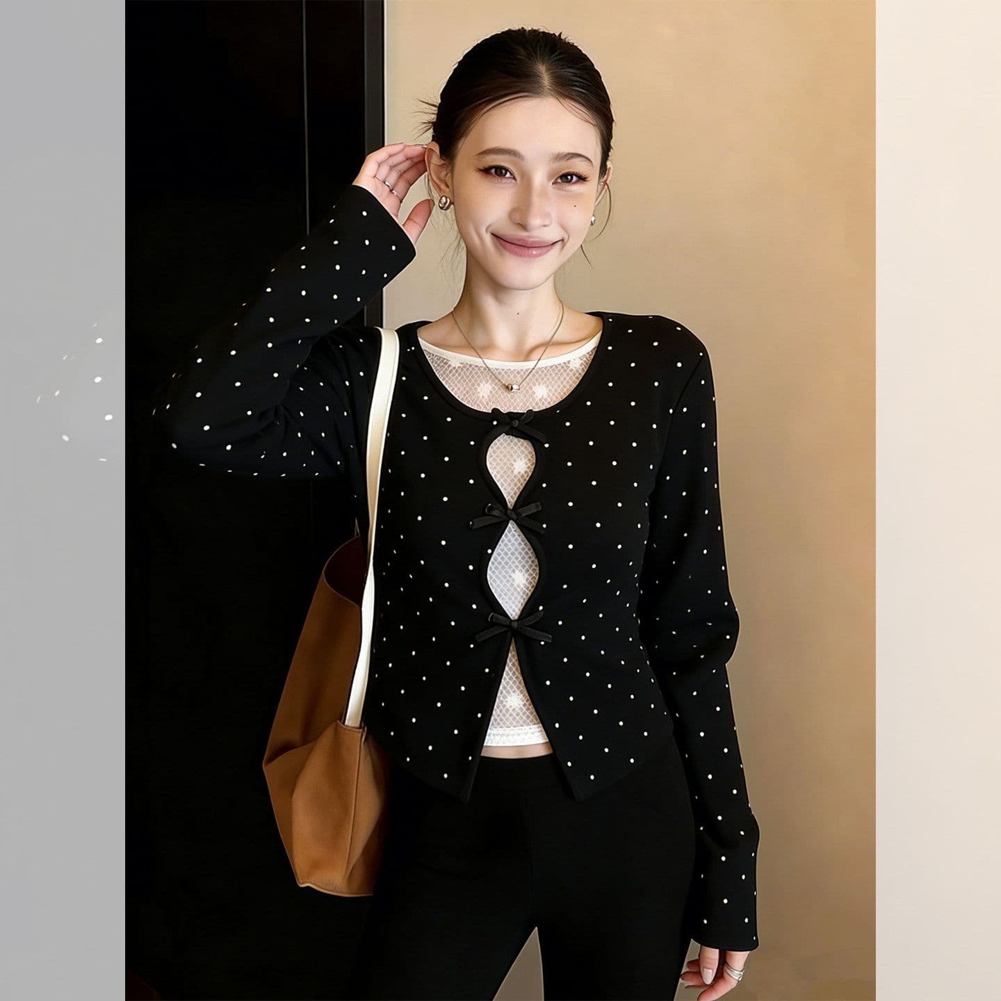 검정색 도트 무늬 페이크 레이어드 긴팔 티셔츠 여성 2026 봄 새로운 몸매 가꾸기 인사이드 가져 가라. 레이스 조각 맨위 상세 이미지 3