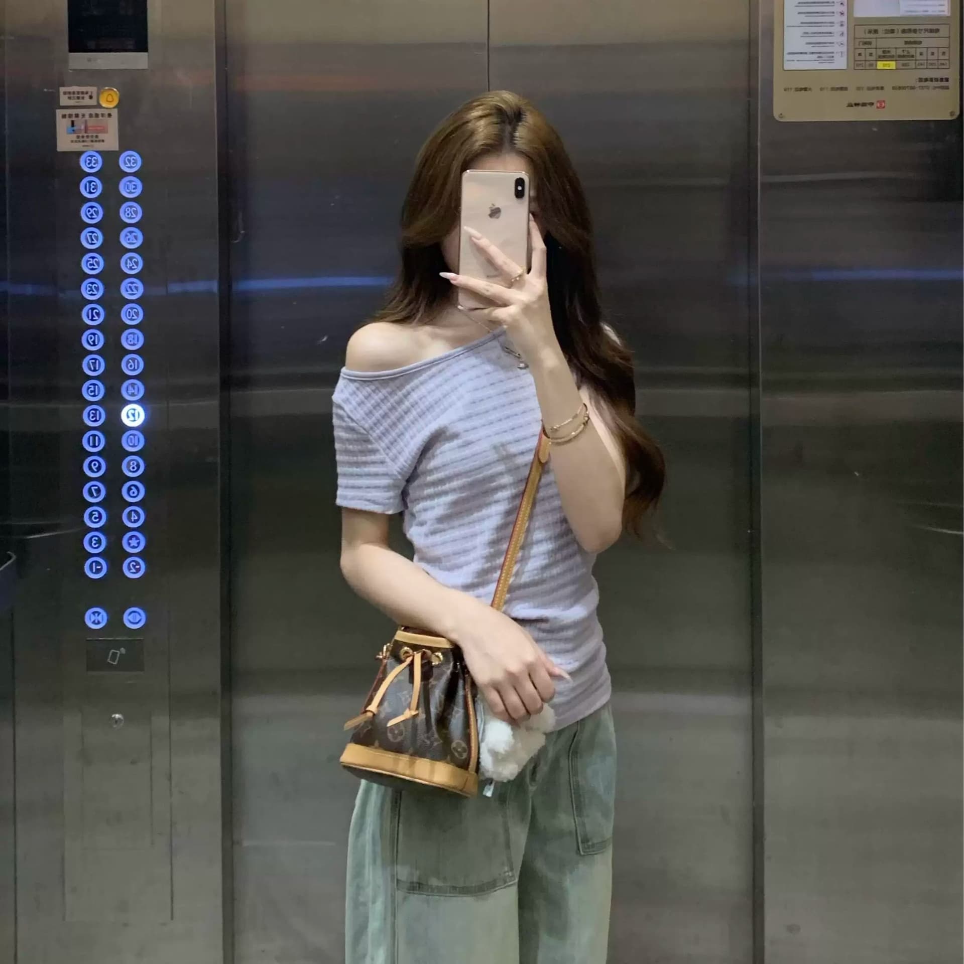 한 부서 ins 질감 체크무늬 라운드 넥 반팔 2026 여름 새로운 몸매 가꾸기 순수한 욕망 핫걸 이슬 비스듬한 어깨 세트 티셔츠 이미지 5