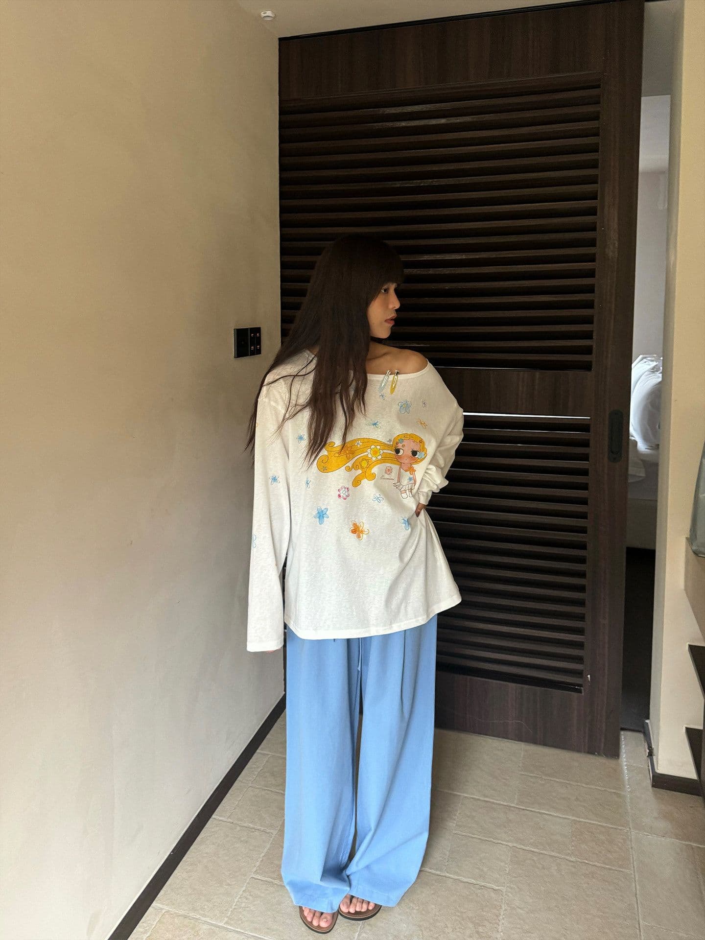 한 부서 만화 프린트 오프숄더 라이 경기 서울 티셔츠 긴팔 여름 느긋한 통기성 여름 자외선 차단 블라우스 루즈핏 맨위 이미지 2
