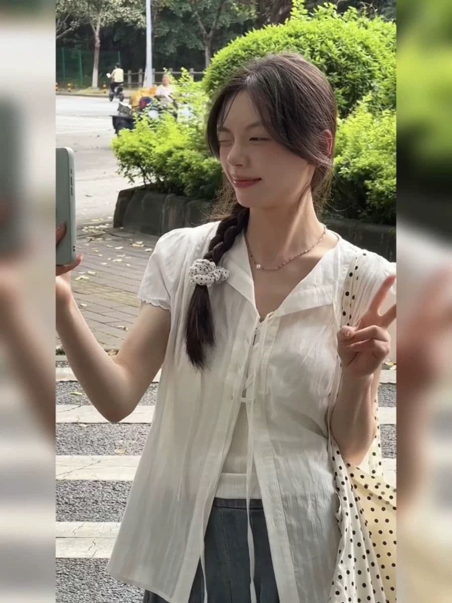 2026 여름 새로운 미니멀리즘 여성 셔츠 디자인 센스 작은 대중 품격 명문 여성 문예 바람 스트랩 셔츠 맨위 이미지 3