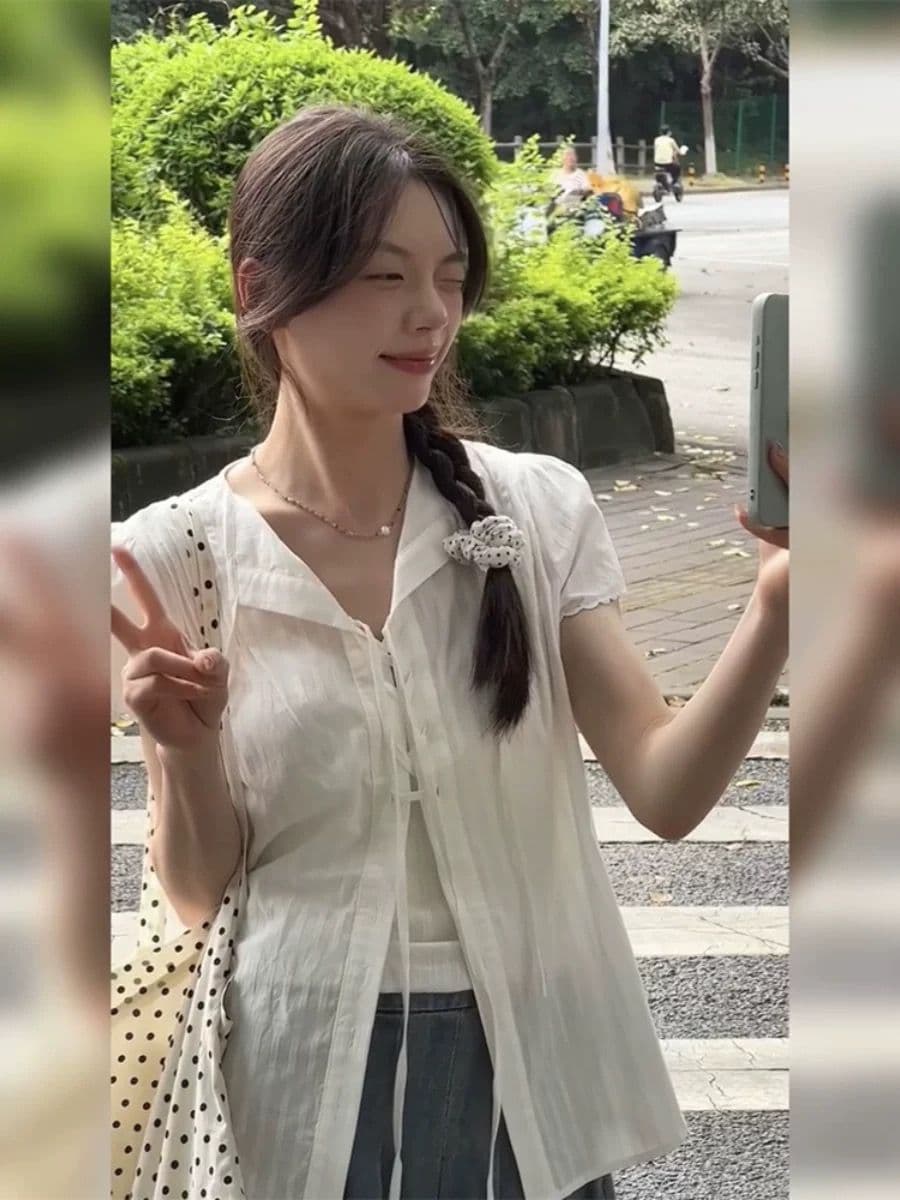 2026 여름 새로운 미니멀리즘 여성 셔츠 디자인 센스 작은 대중 품격 명문 여성 문예 바람 스트랩 셔츠 맨위 상세 이미지 5