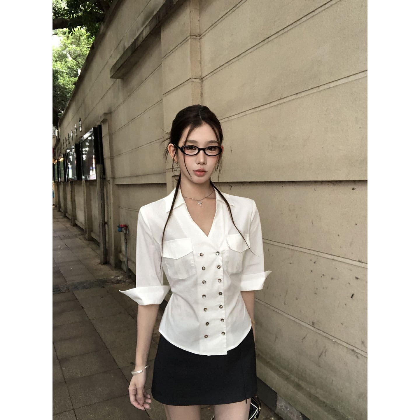 여름 새로운 이중 버튼 허리 수축 몸매 가꾸기 폴로 칼라 셔츠 여성 한 부서 프랑스식 캐주얼 품격 셔츠 맨위 상세 이미지 5